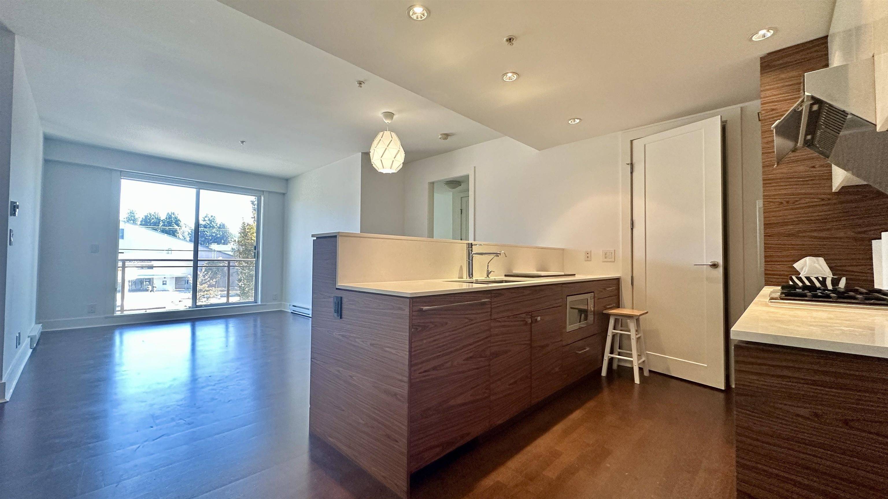 Vancouver, BC V6M 1W5,2128 W 40th AVE #209