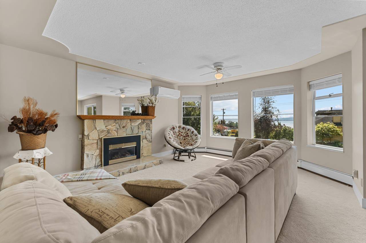 White Rock, BC V4B 1S8,15837 Pacific AVE