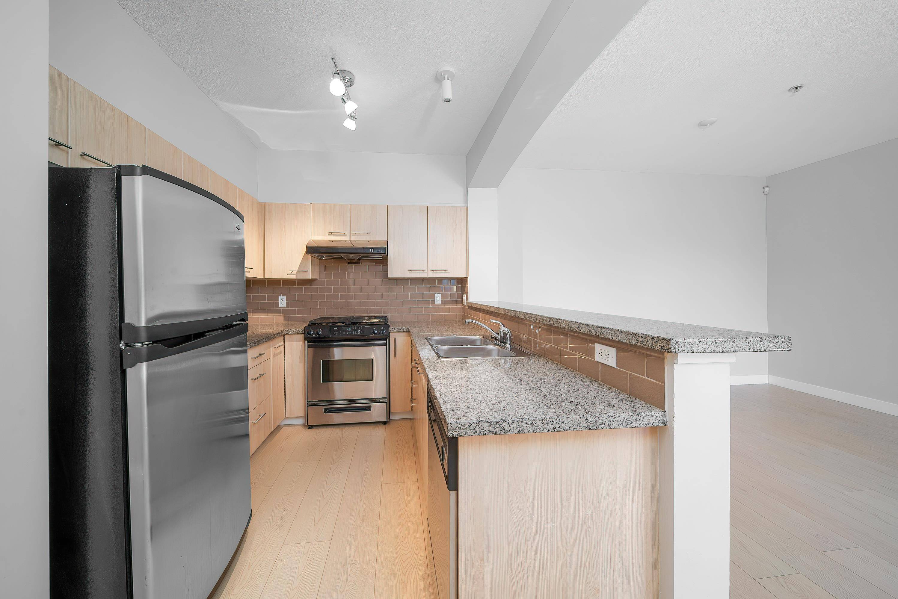 Richmond, BC V6X 4H4,5111 Garden City RD #5403