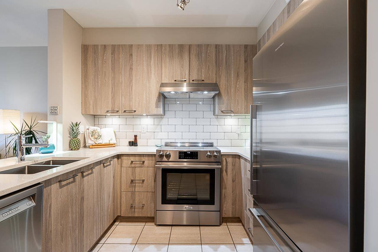 Vancouver, BC V6K 4T1,2228 Marstrand AVE #411