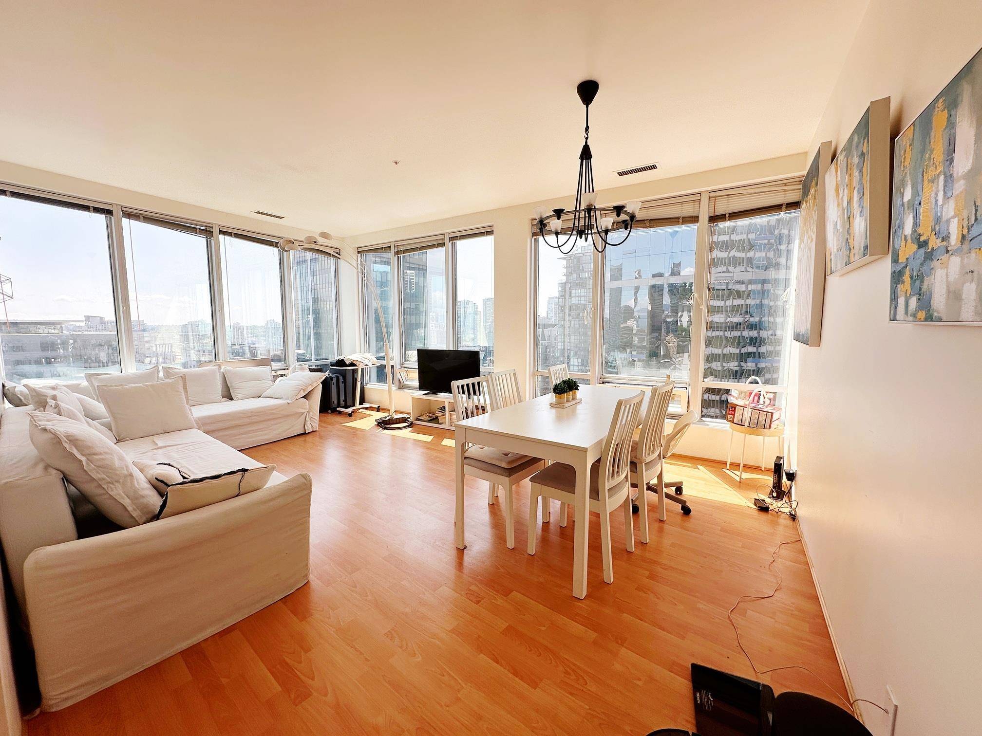 Vancouver, BC V6Z 2S1,989 Nelson ST #1401