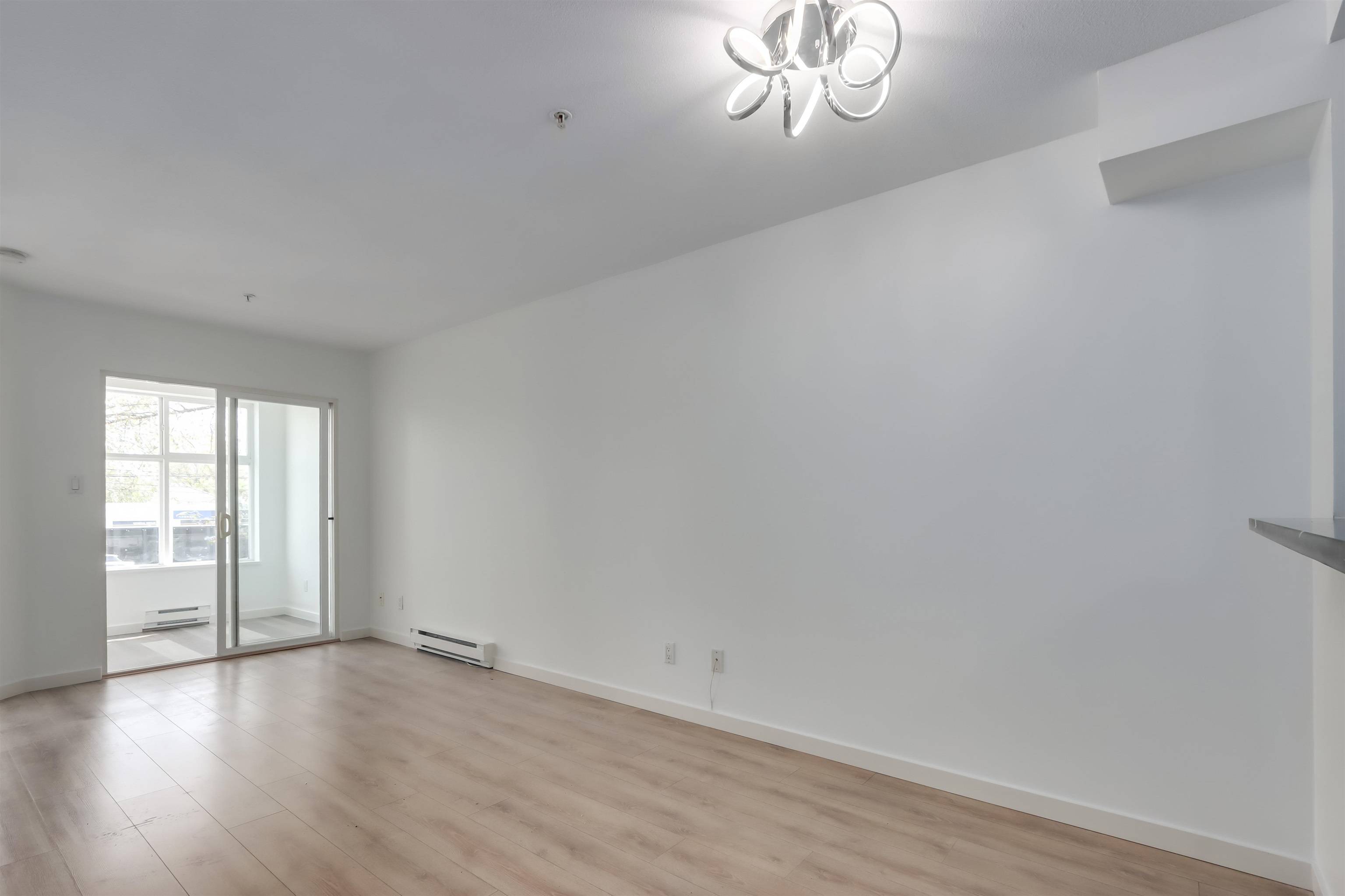 Vancouver, BC V6P 6Y8,1503 W 65th AVE #209
