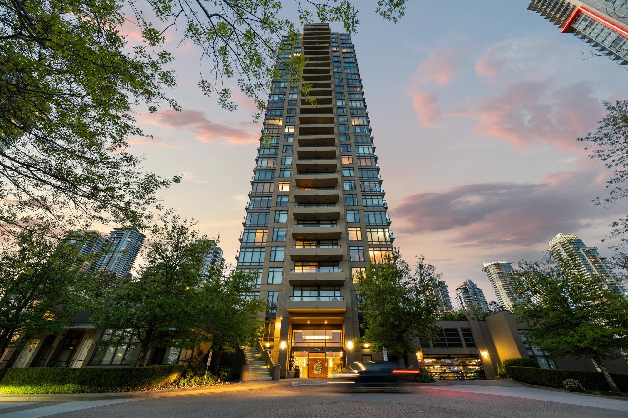 Burnaby, BC V5C 0B3,2355 Madison AVE #804