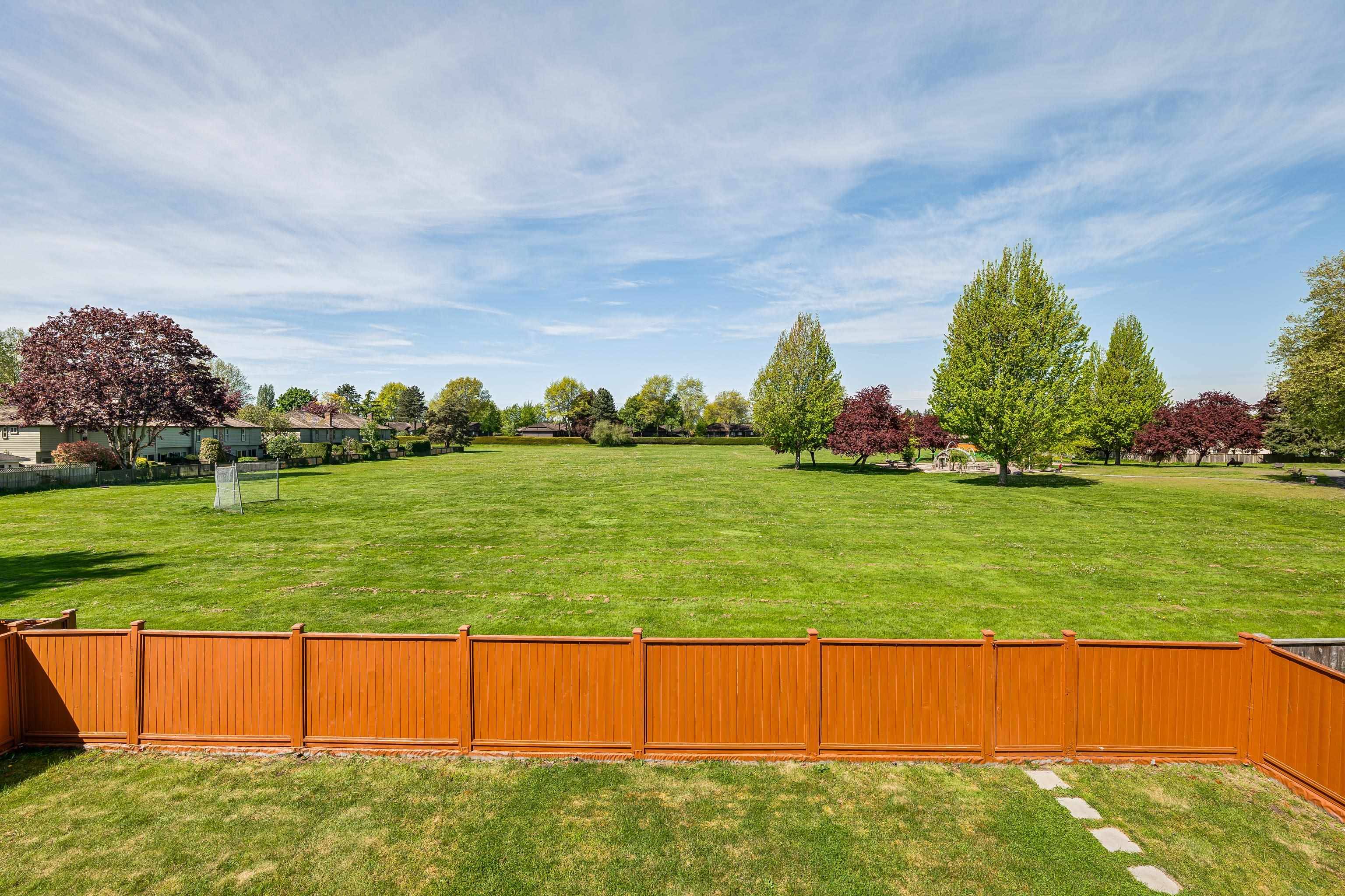 Richmond, BC V7A 4M8,8511 Sierpina DR