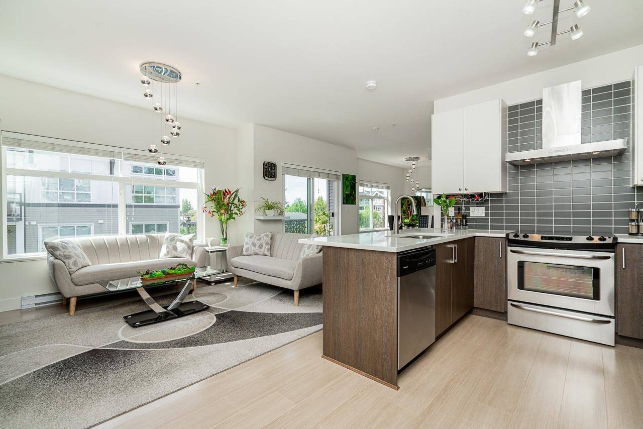 Surrey, BC V4N 6P1,6480 195a ST #415