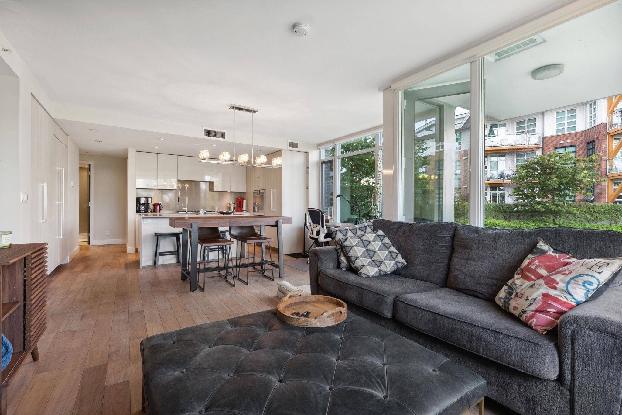 New Westminster, BC V3M 0J9,210 Salter ST #204