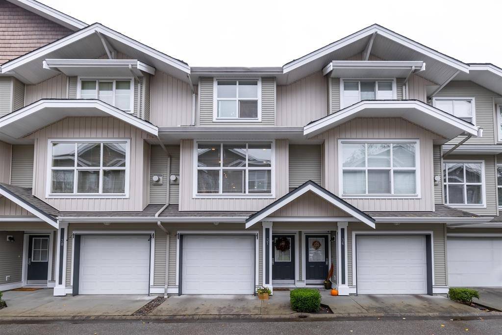 Langley, BC V2Y 3B6,20460 66 AVE #37