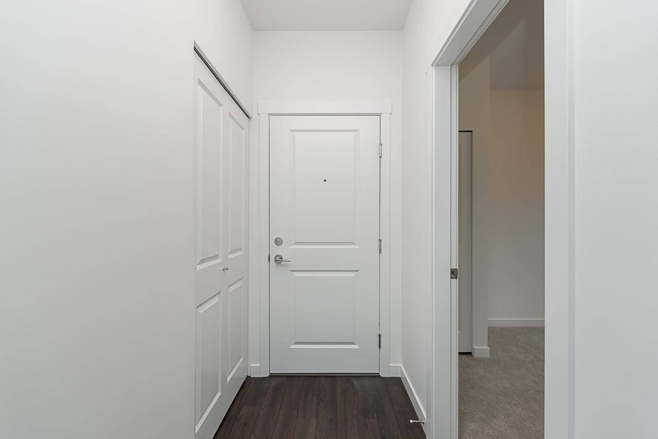 Surrey, BC V4N 6Y1,15738 85 AVE #214