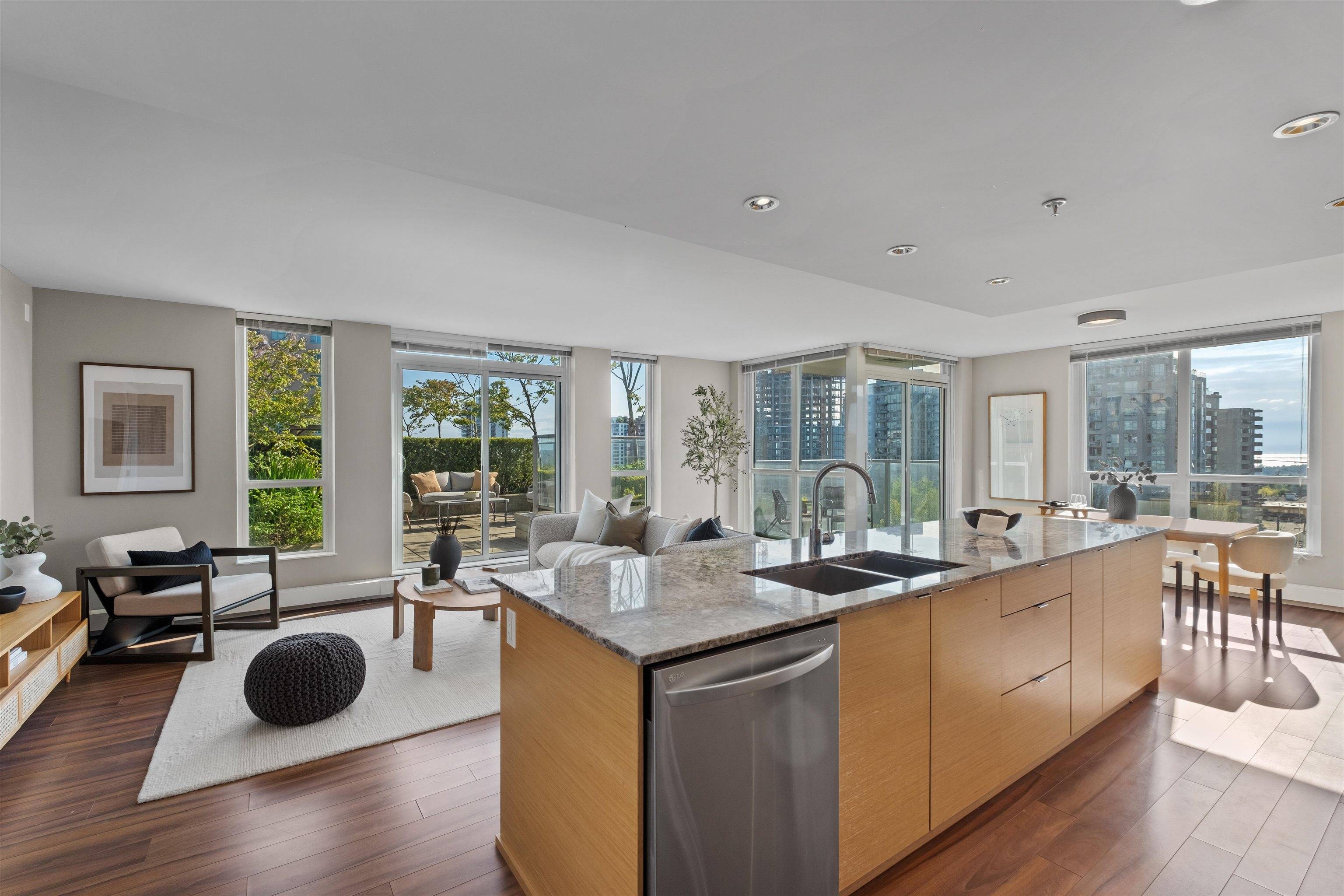North Vancouver, BC V7L 0C4,135 E 17th ST #701
