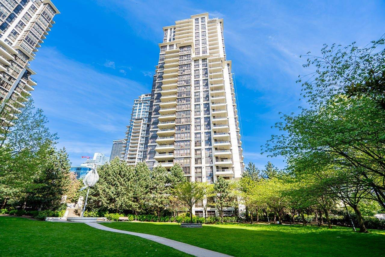 Burnaby, BC V5C 6T6,2138 Madison AVE #505
