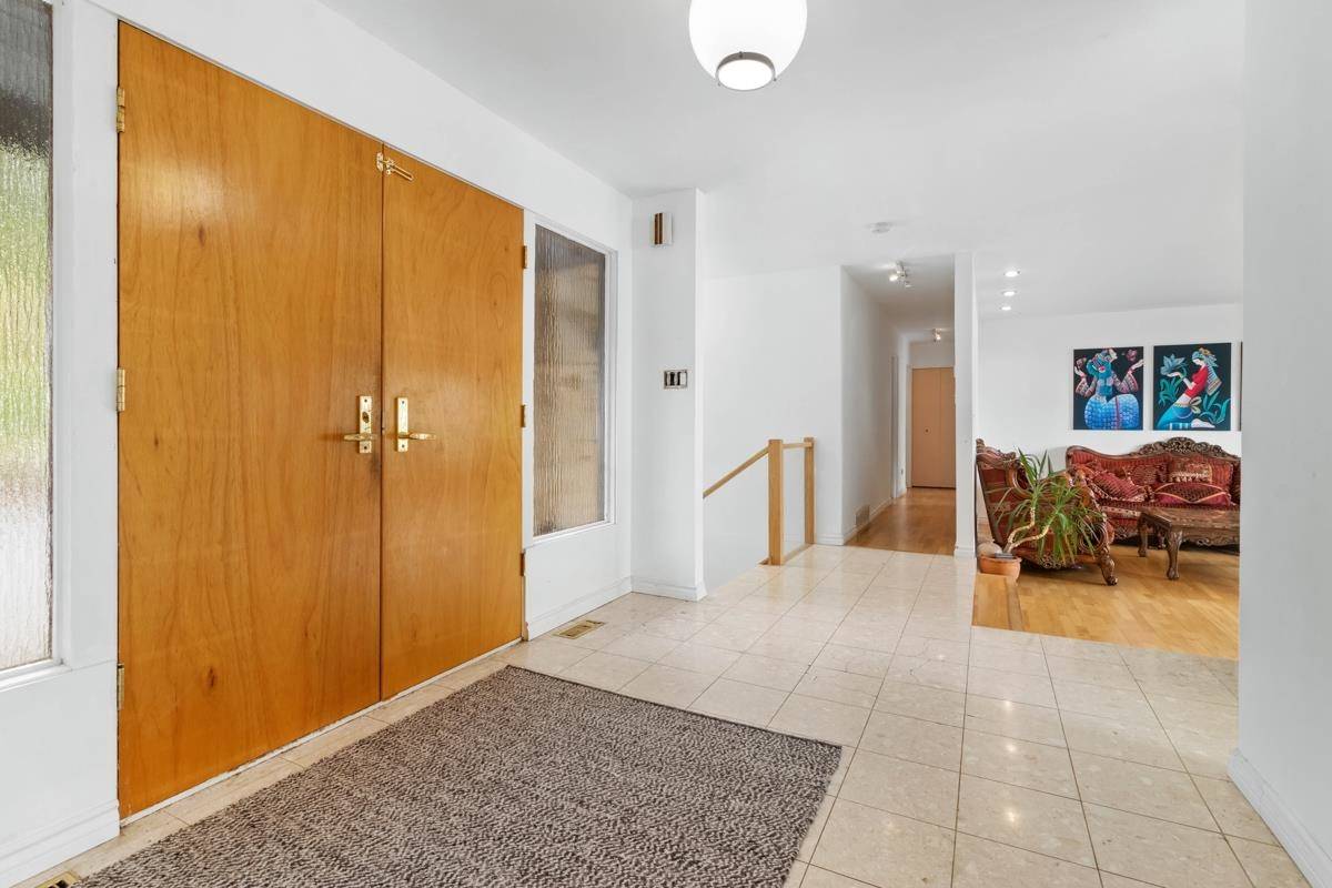 West Vancouver, BC V7S 2S1,1456 Chartwell DR