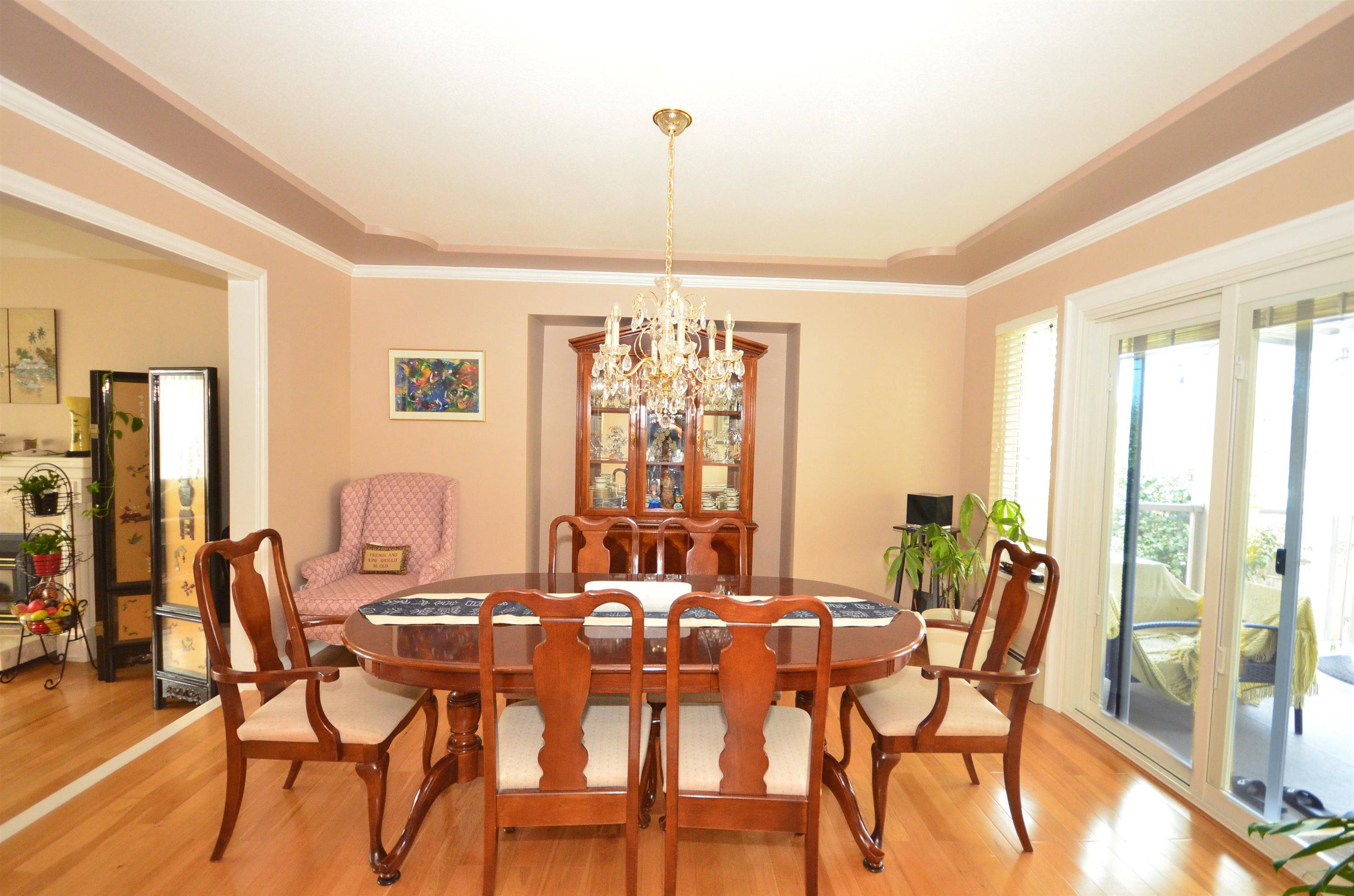 Burnaby, BC V3N 4V5,7470 Almond PL