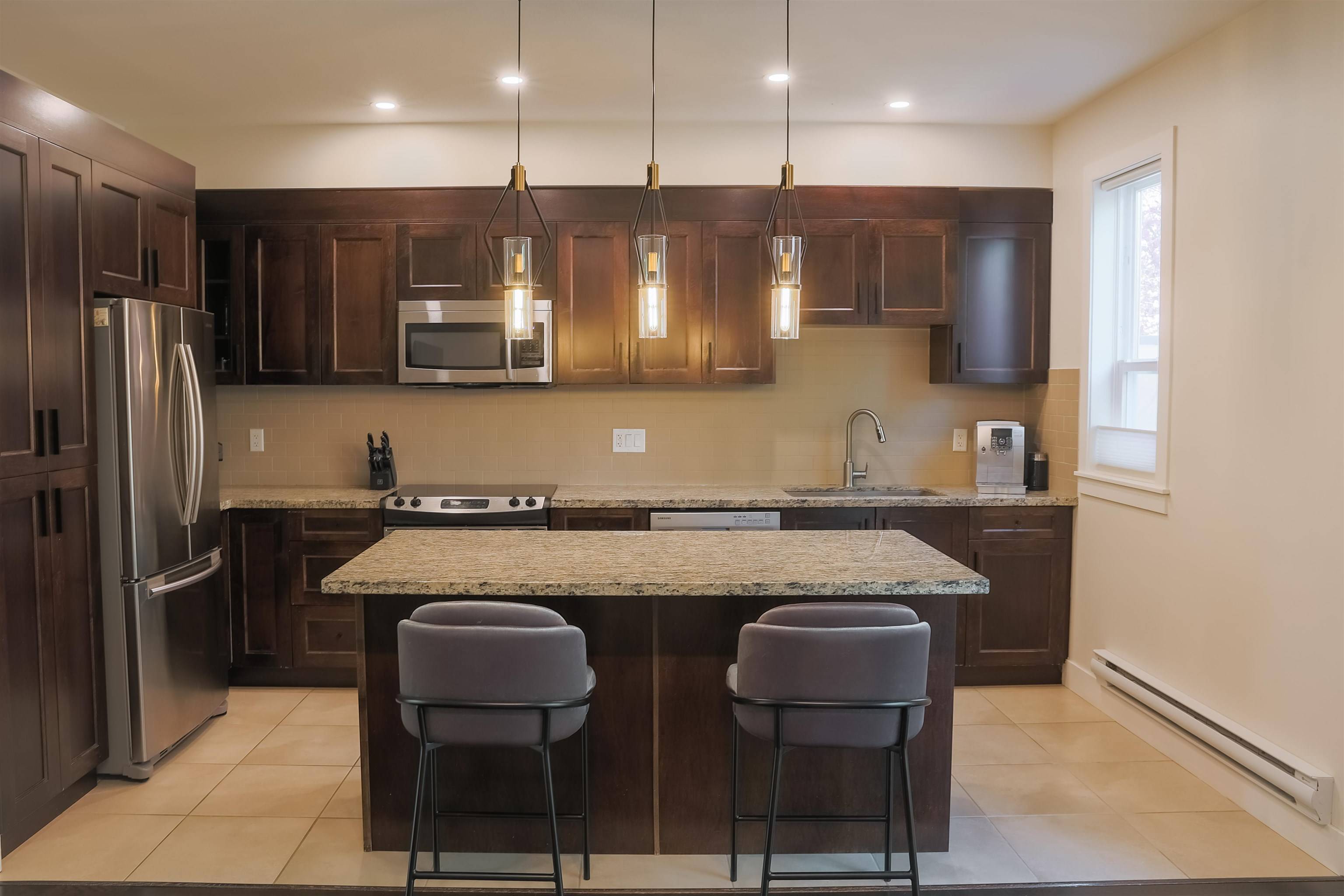 Coquitlam, BC V3E 0H6,1299 Coast Meridian RD #38