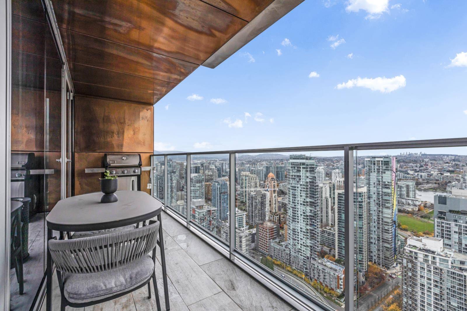 Vancouver, BC V6Z 0G5,1480 Howe ST #5X05