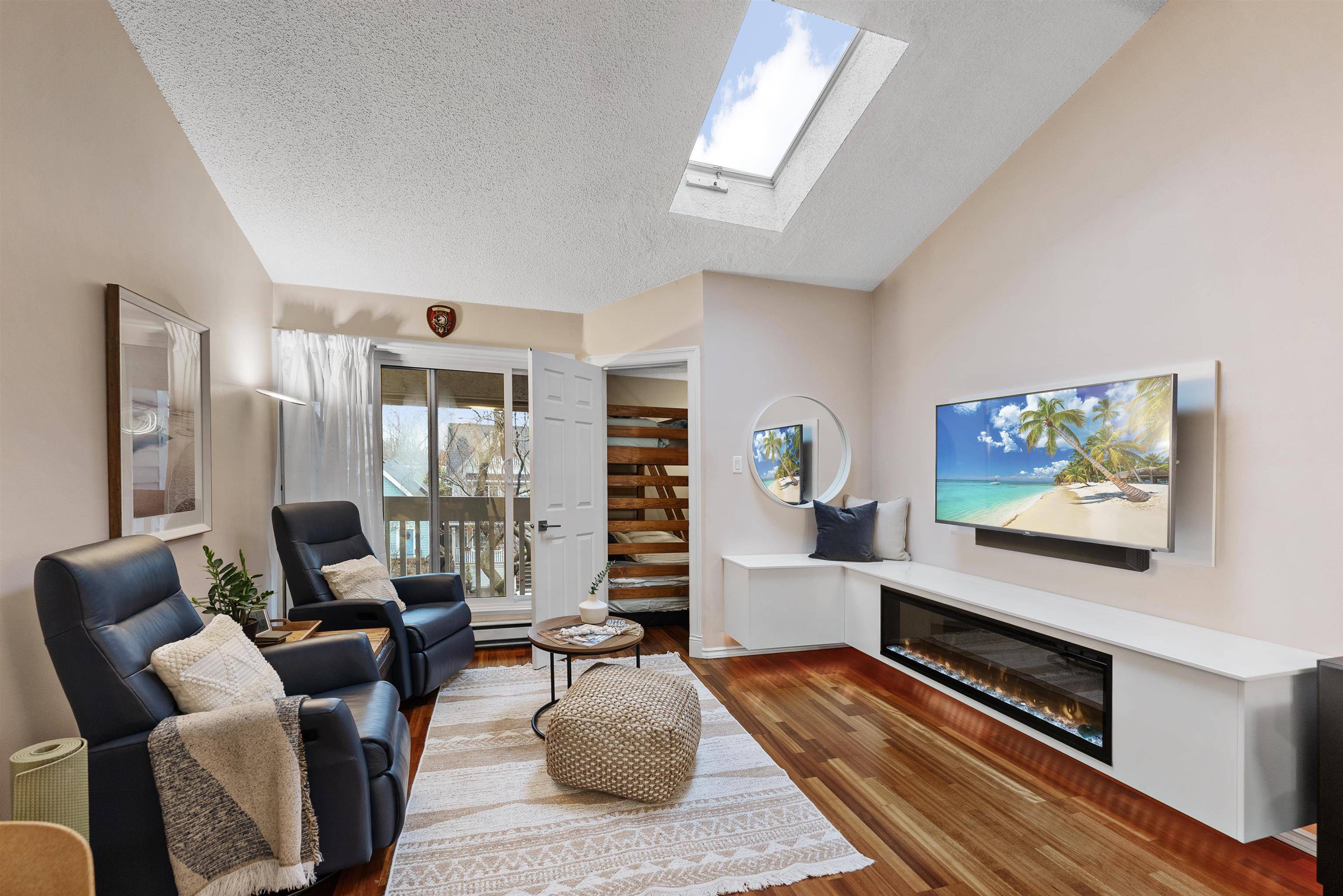 Vancouver, BC V5N 1C8,1545 E 2nd AVE #317