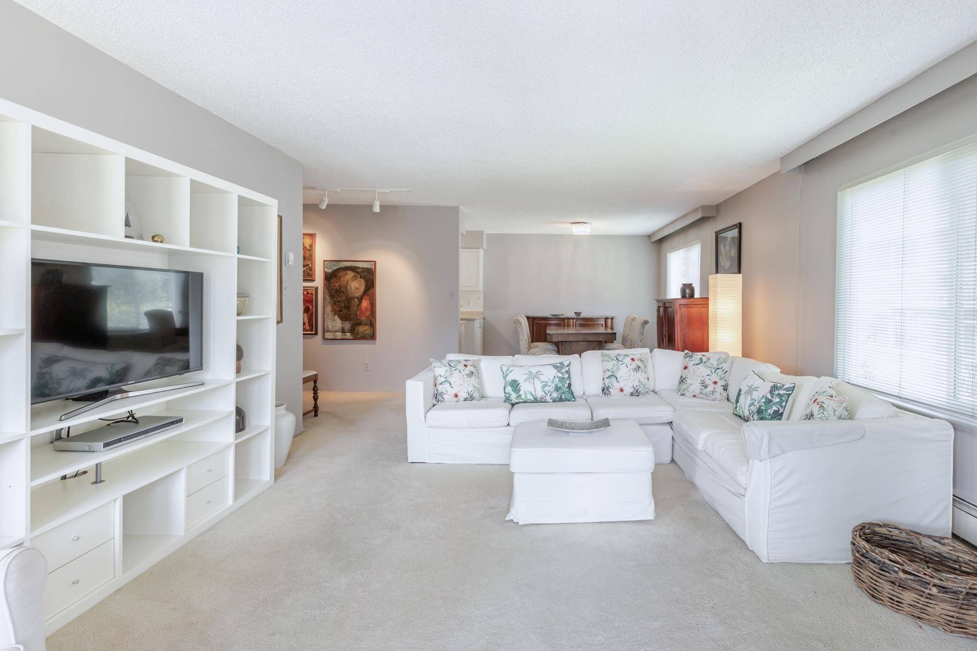 White Rock, BC V4B 3W6,1351 Martin ST ##304