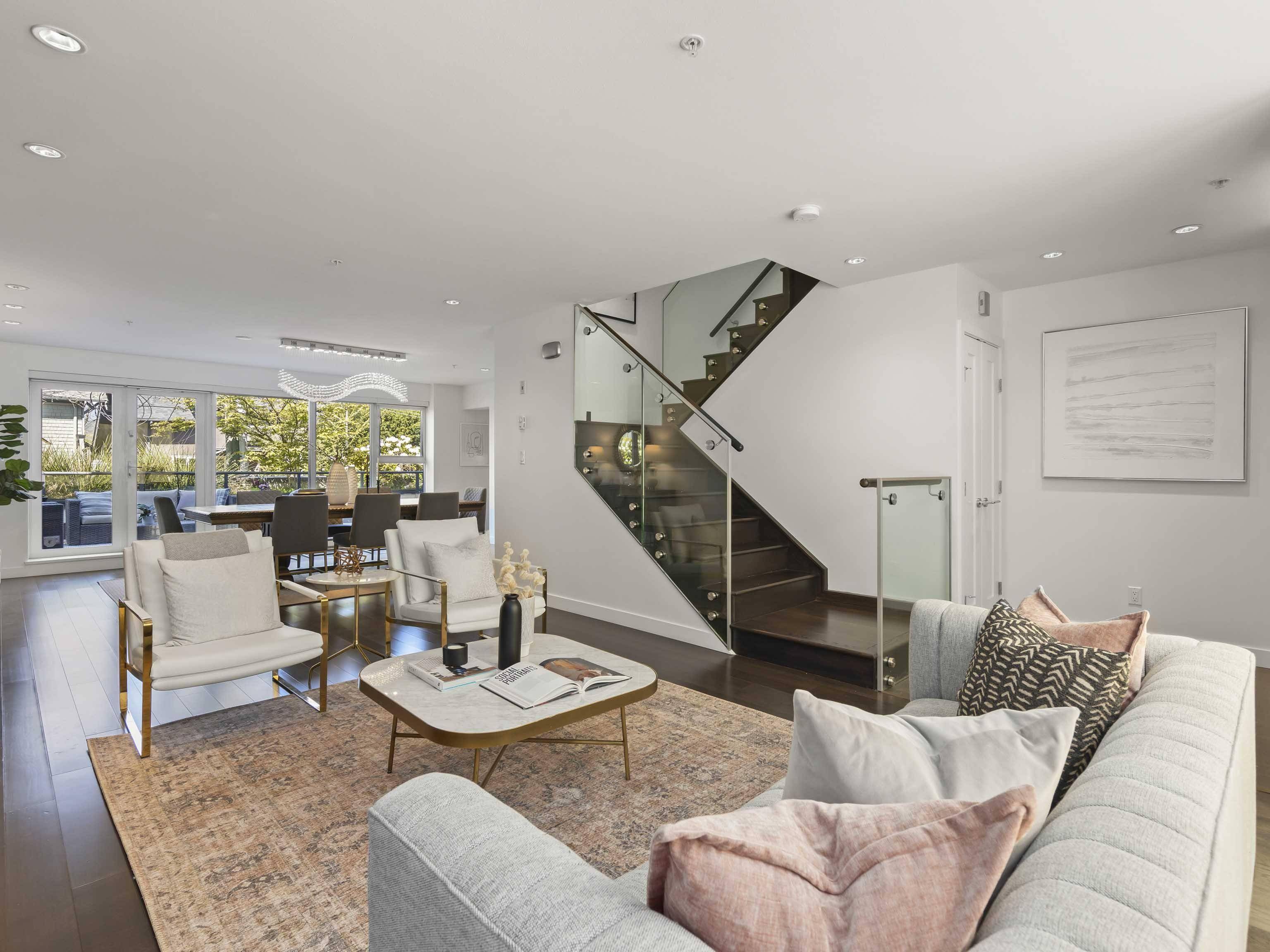 Vancouver, BC V6R 3K6,1961 Collingwood ST #215