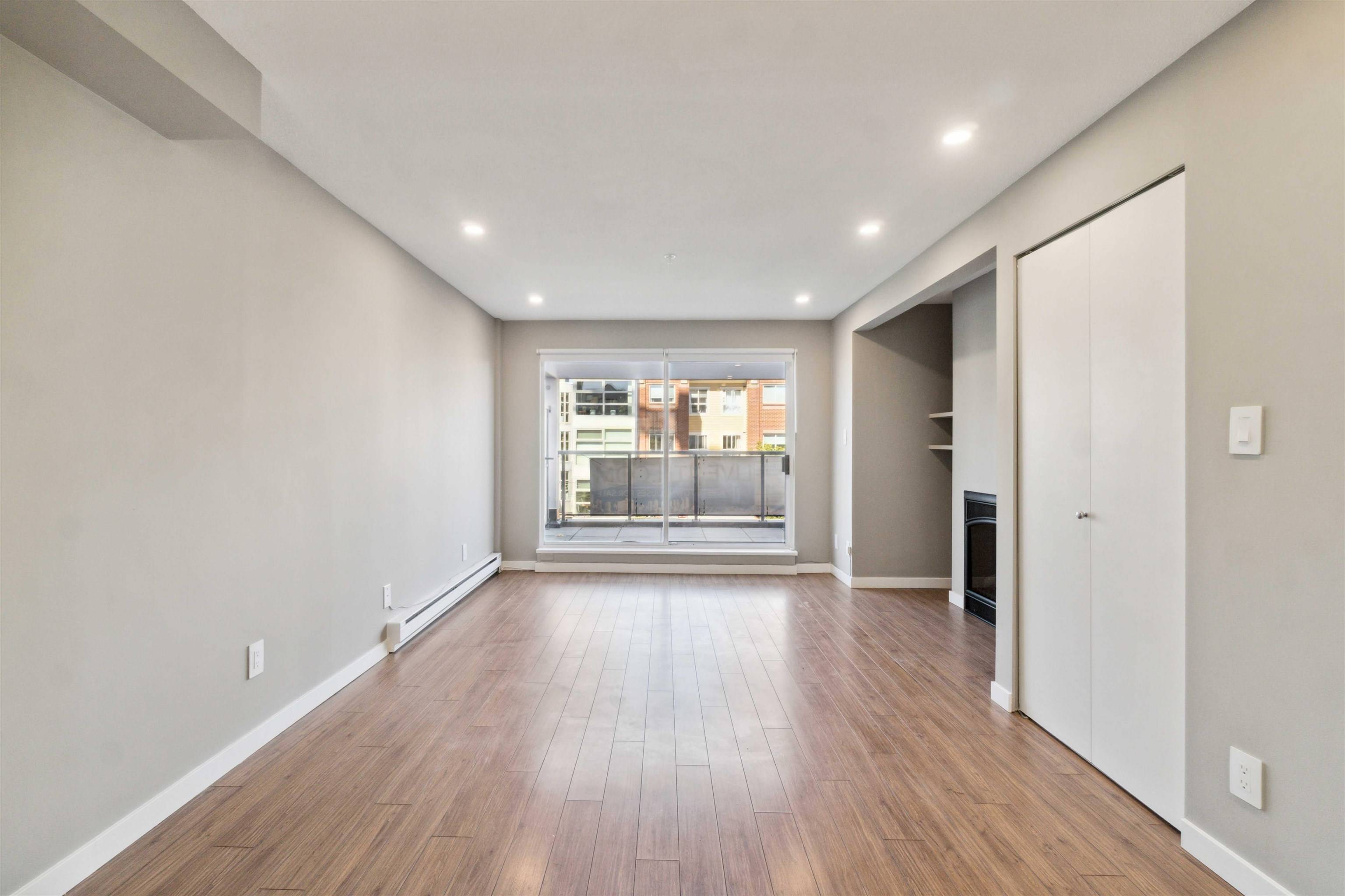 Vancouver, BC V6K 1R2,2880 W 4th AVE #3