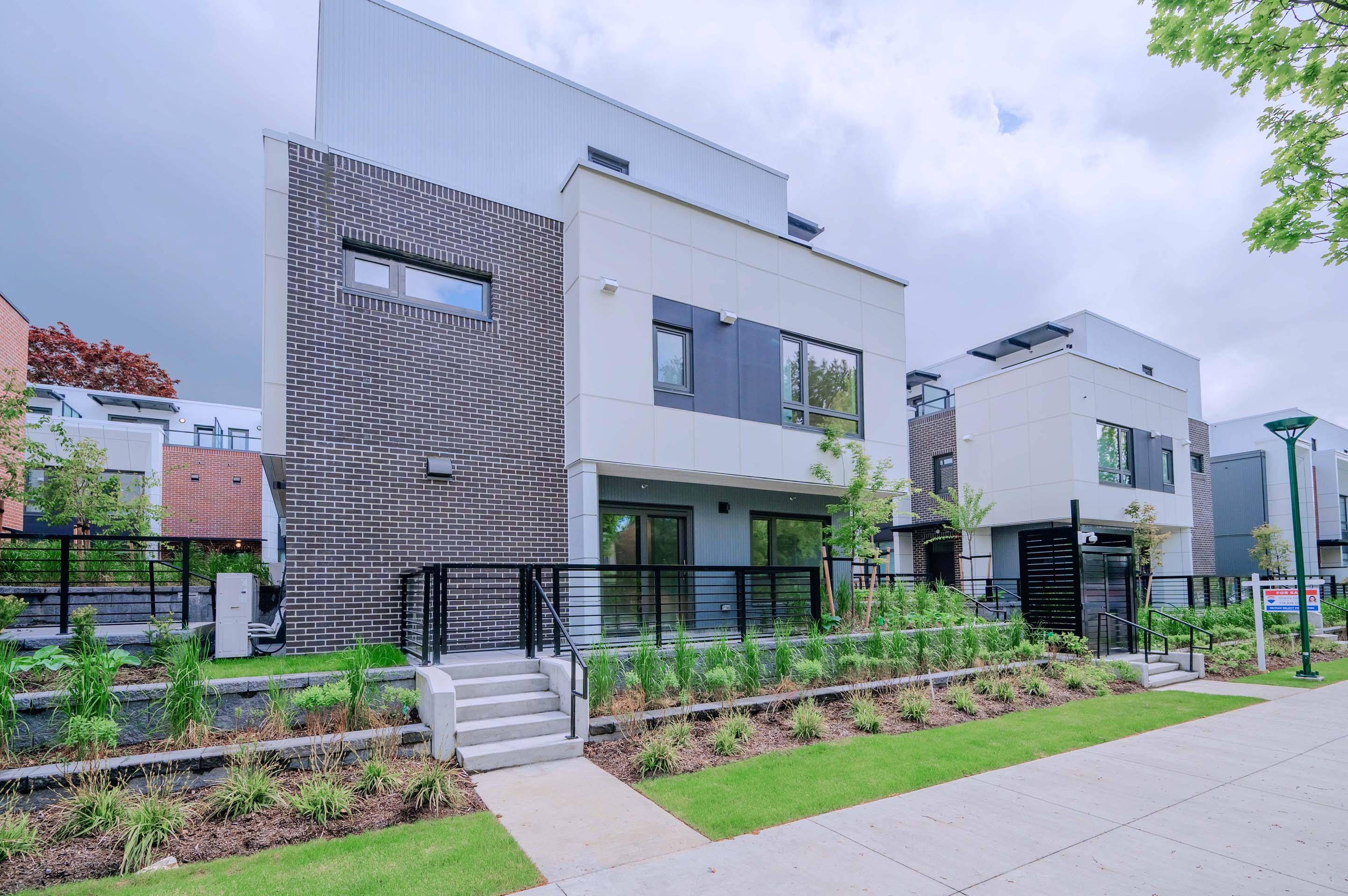 Vancouver, BC V6M 2W4,6322 Oak ST
