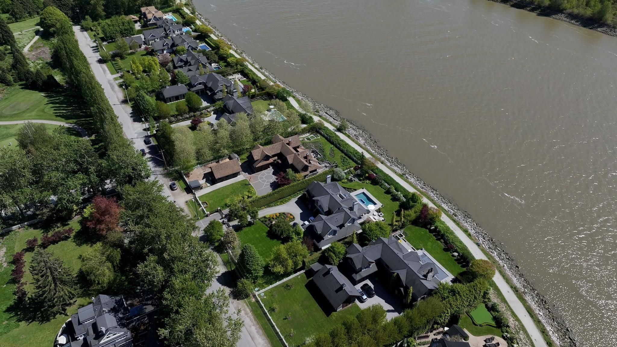 Vancouver, BC V6N 0A3,7520 Balaclava ST