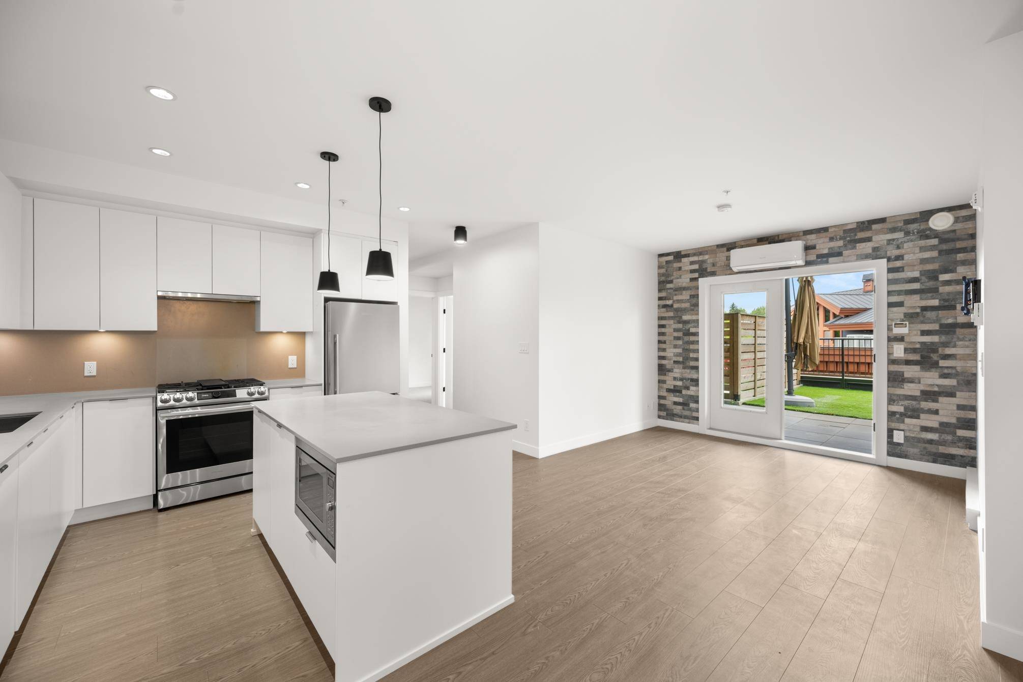 Abbotsford, BC V2S 3T2,2493 Montrose AVE #227