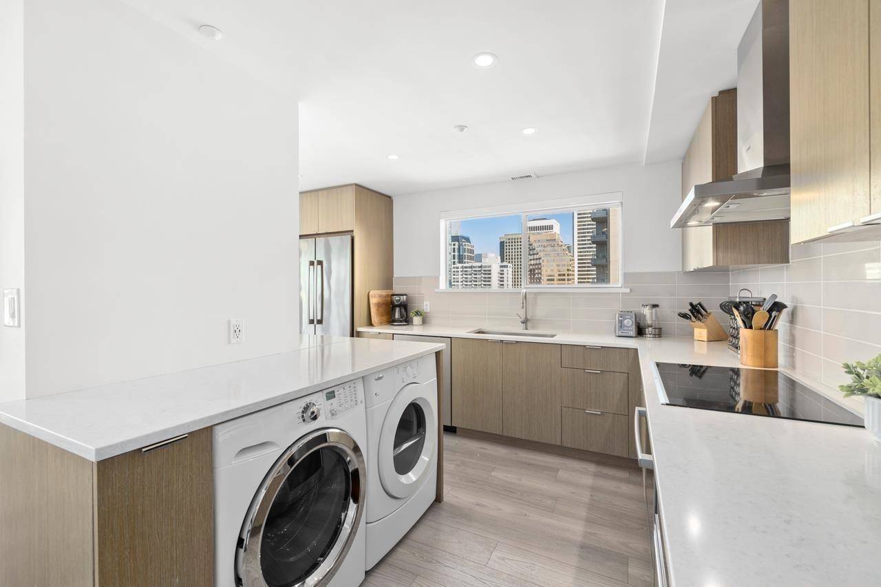 Vancouver, BC V6Z 2N2,909 Burrard ST #1501