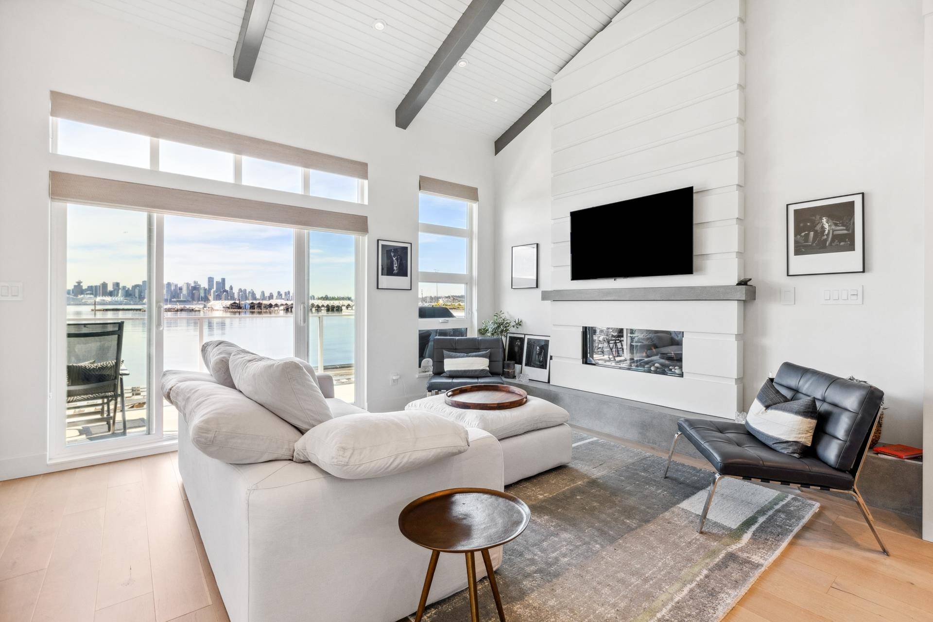 North Vancouver, BC V7M 1A6,415 W Esplanade #16