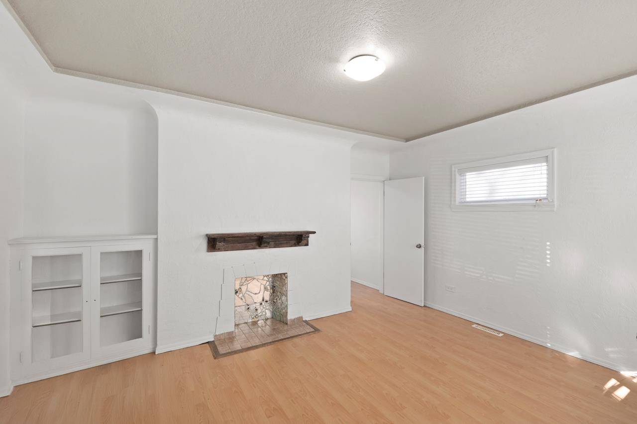 Vancouver, BC V5V 4S5,3431 Glen DR