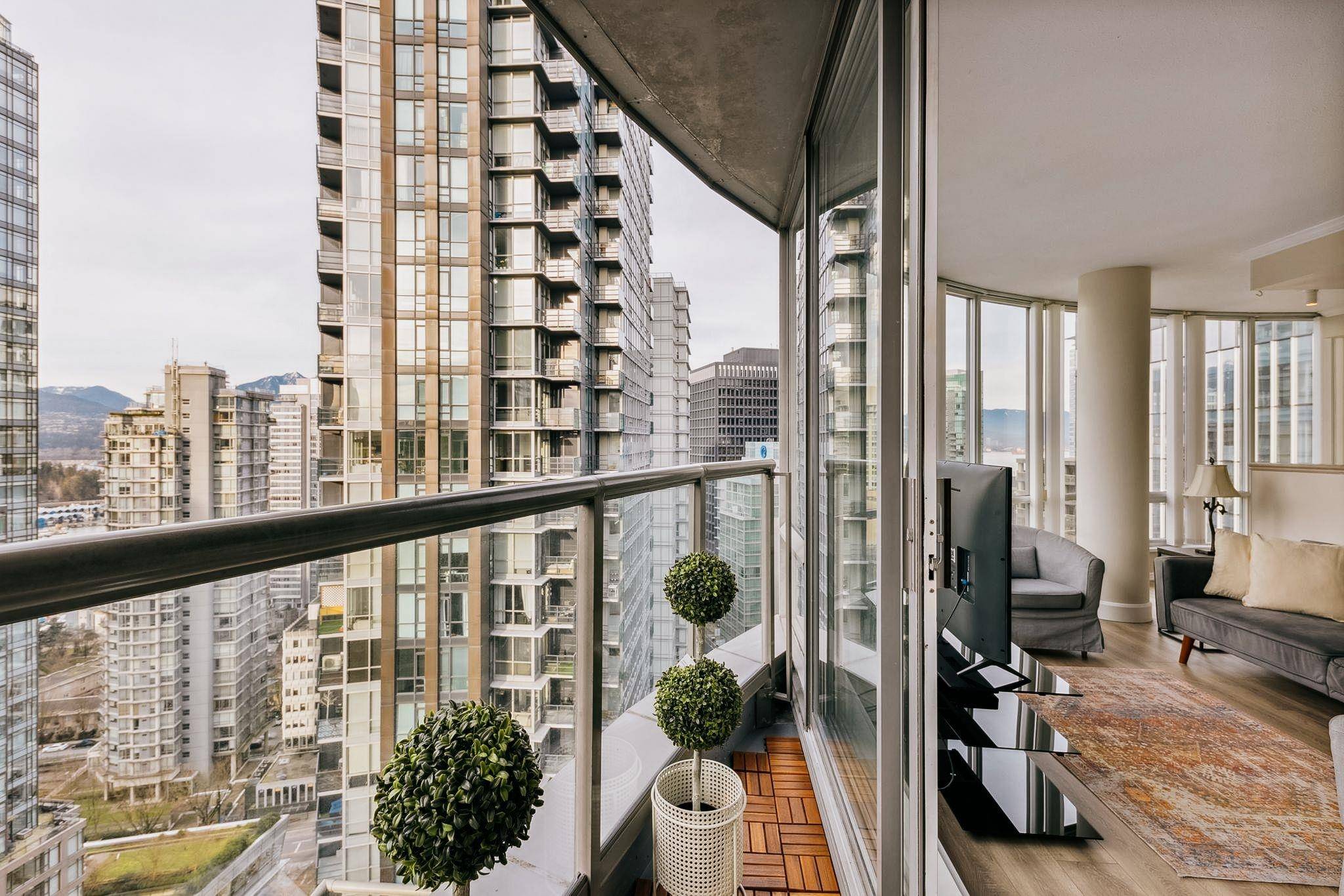 Vancouver, BC V6E 4P5,1166 Melville ST #2702