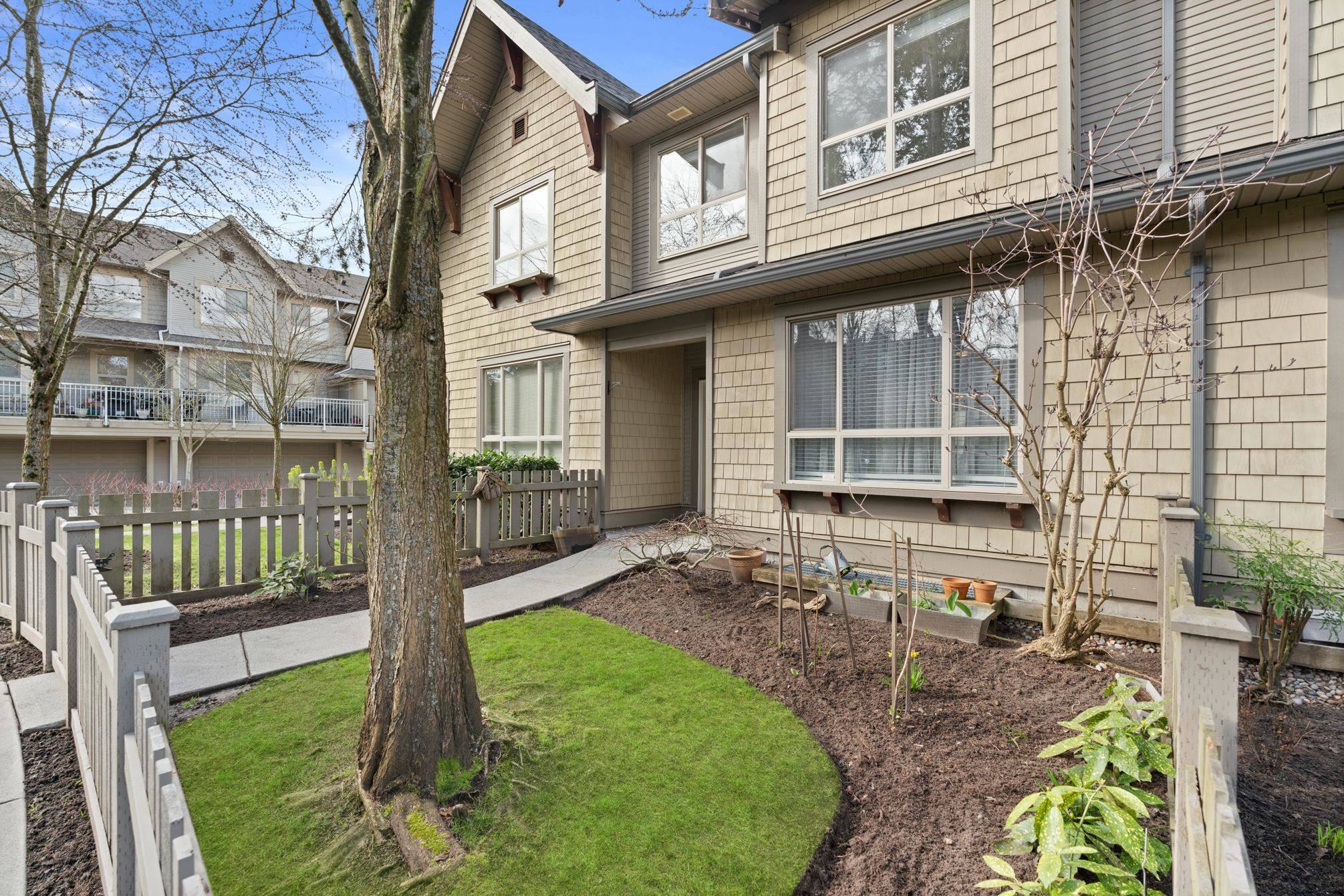 Surrey, BC V3Z 3K3,2738 158 ST #140