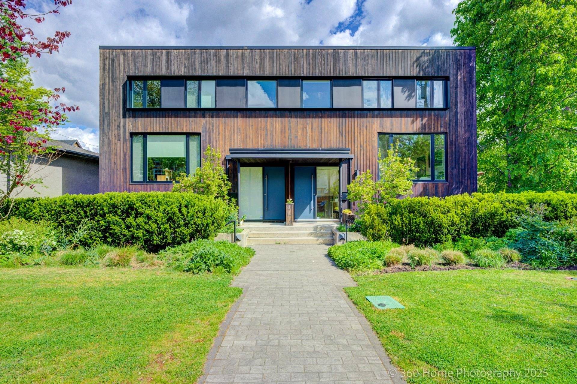 Vancouver, BC V5T 2W2,1043 E 16th AVE