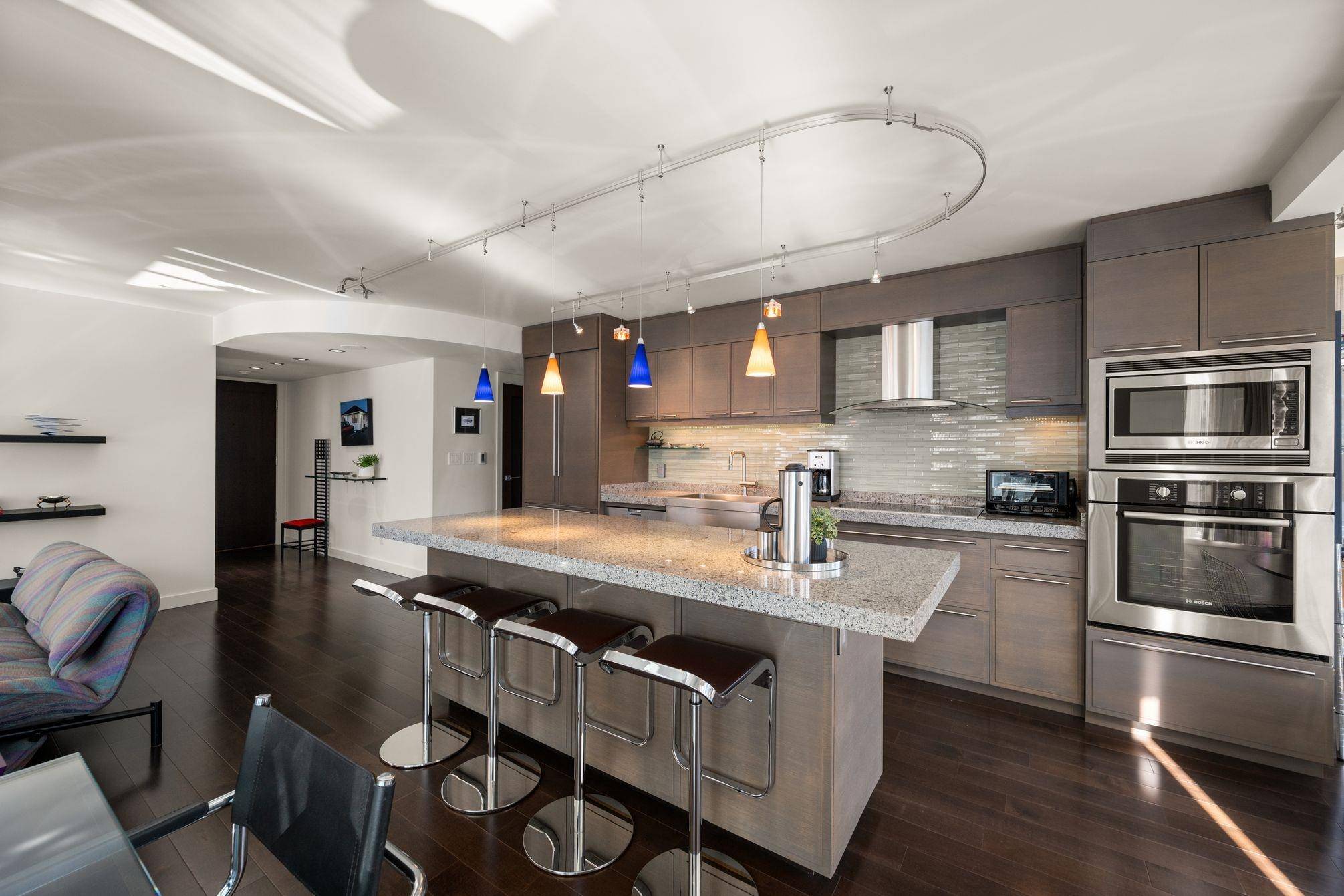 Vancouver, BC V6E 4L5,717 Jervis ST #602