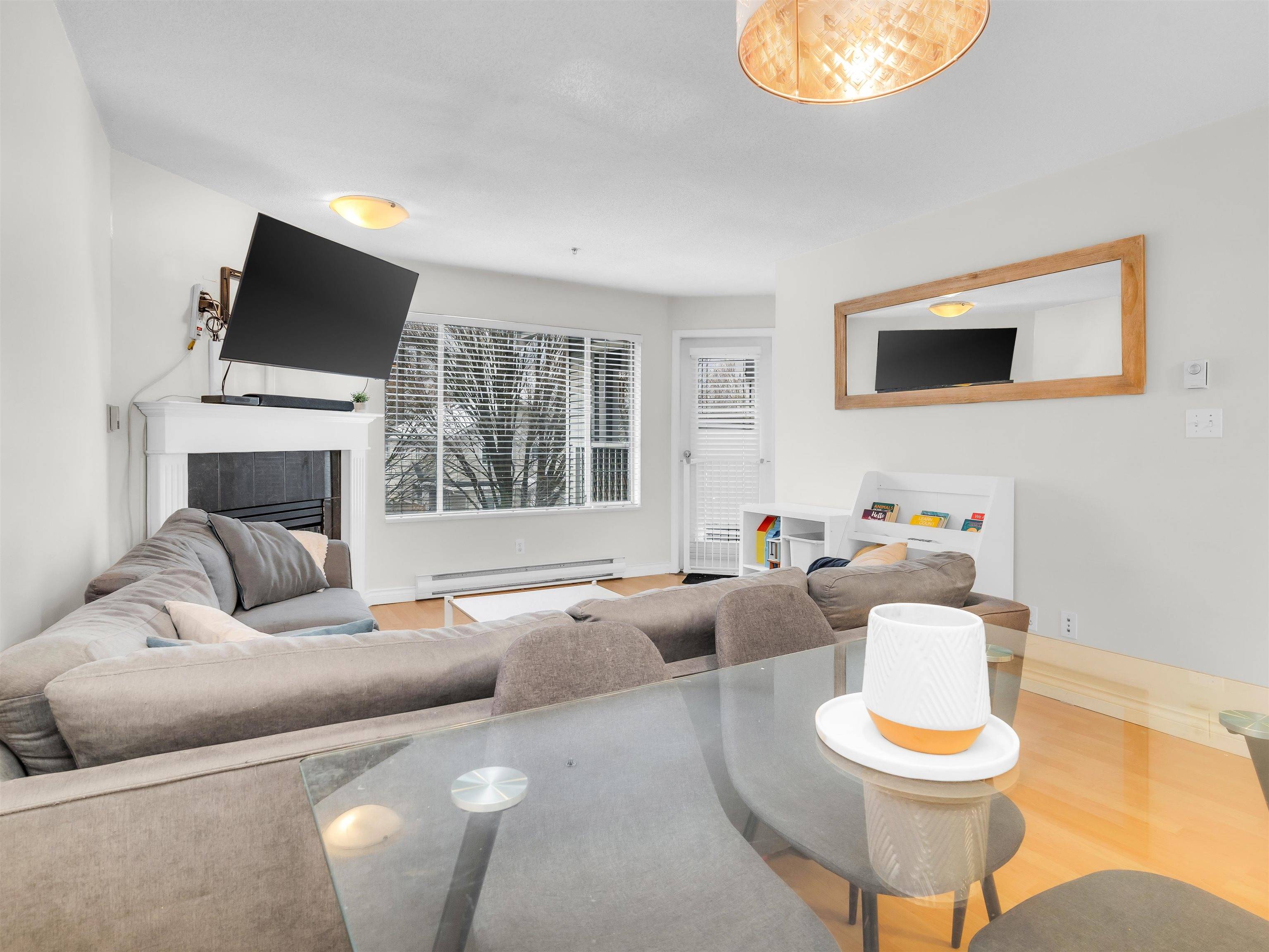 Vancouver, BC V5N 1A4,1433 E 1st AVE #303