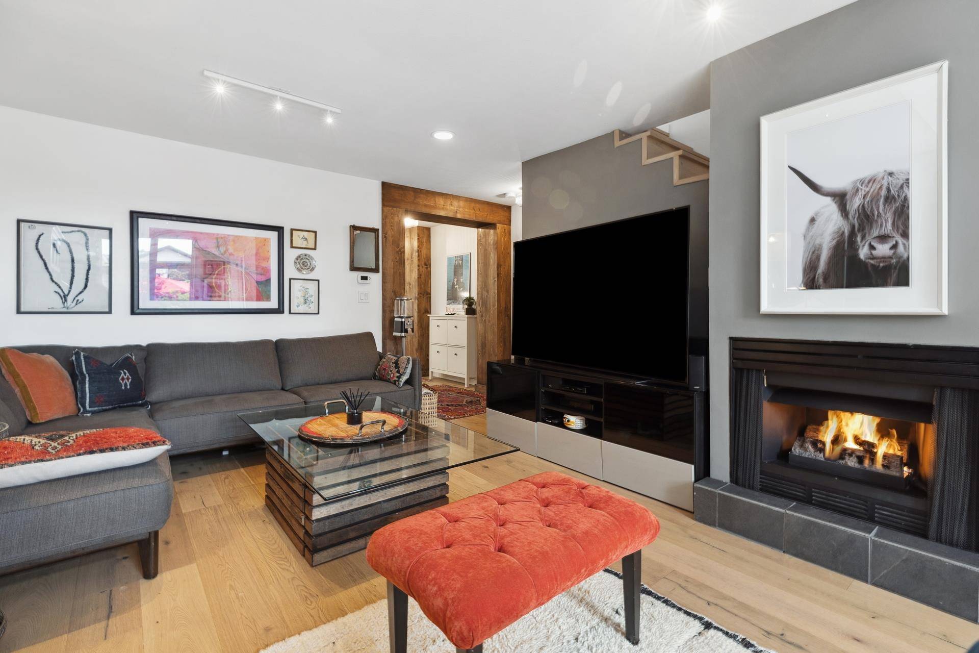 North Vancouver, BC V7P 2Y4,1585 Bowser AVE