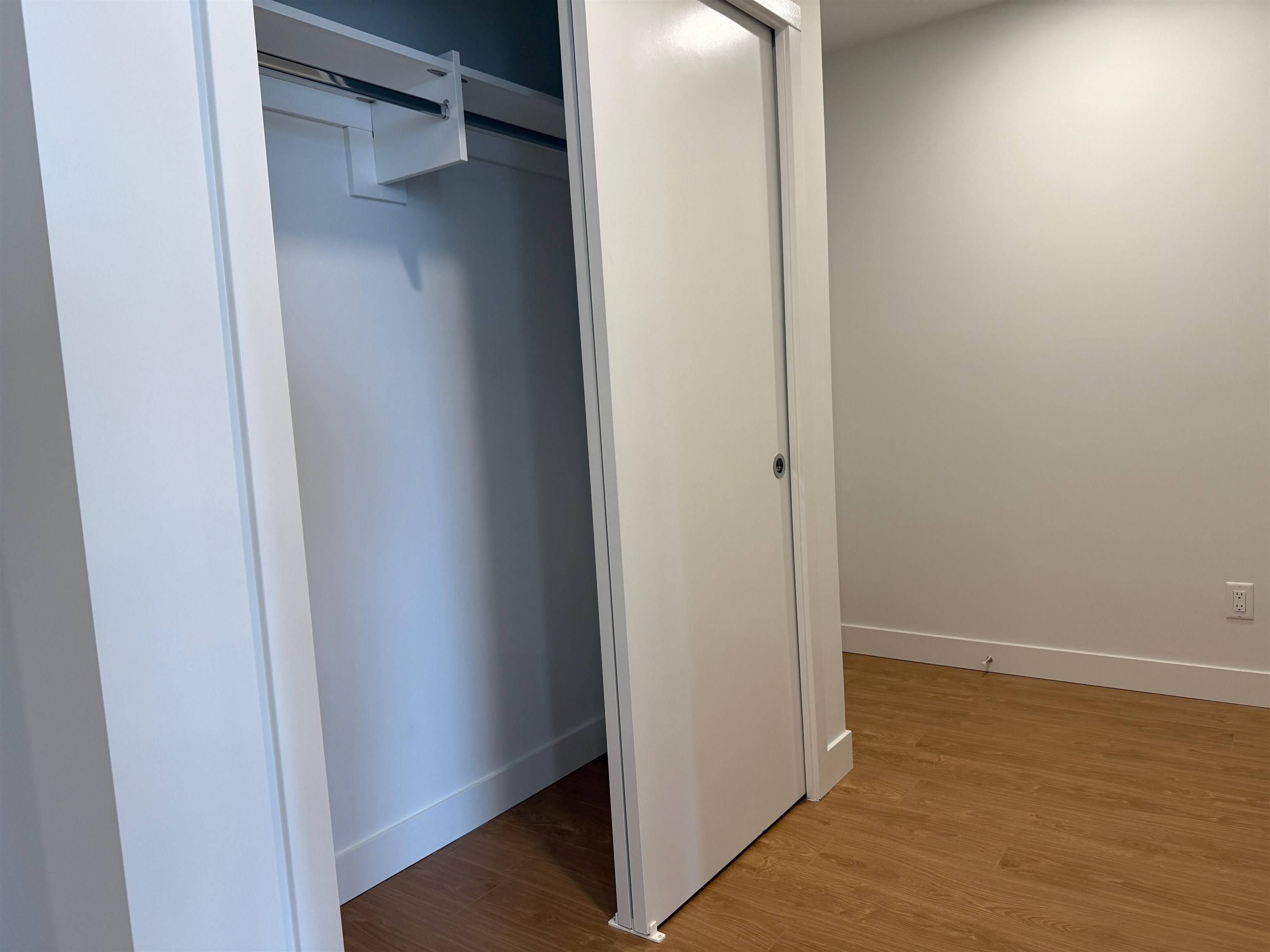 Surrey, BC V3T 0V6,13387 Old Yale RD #1909