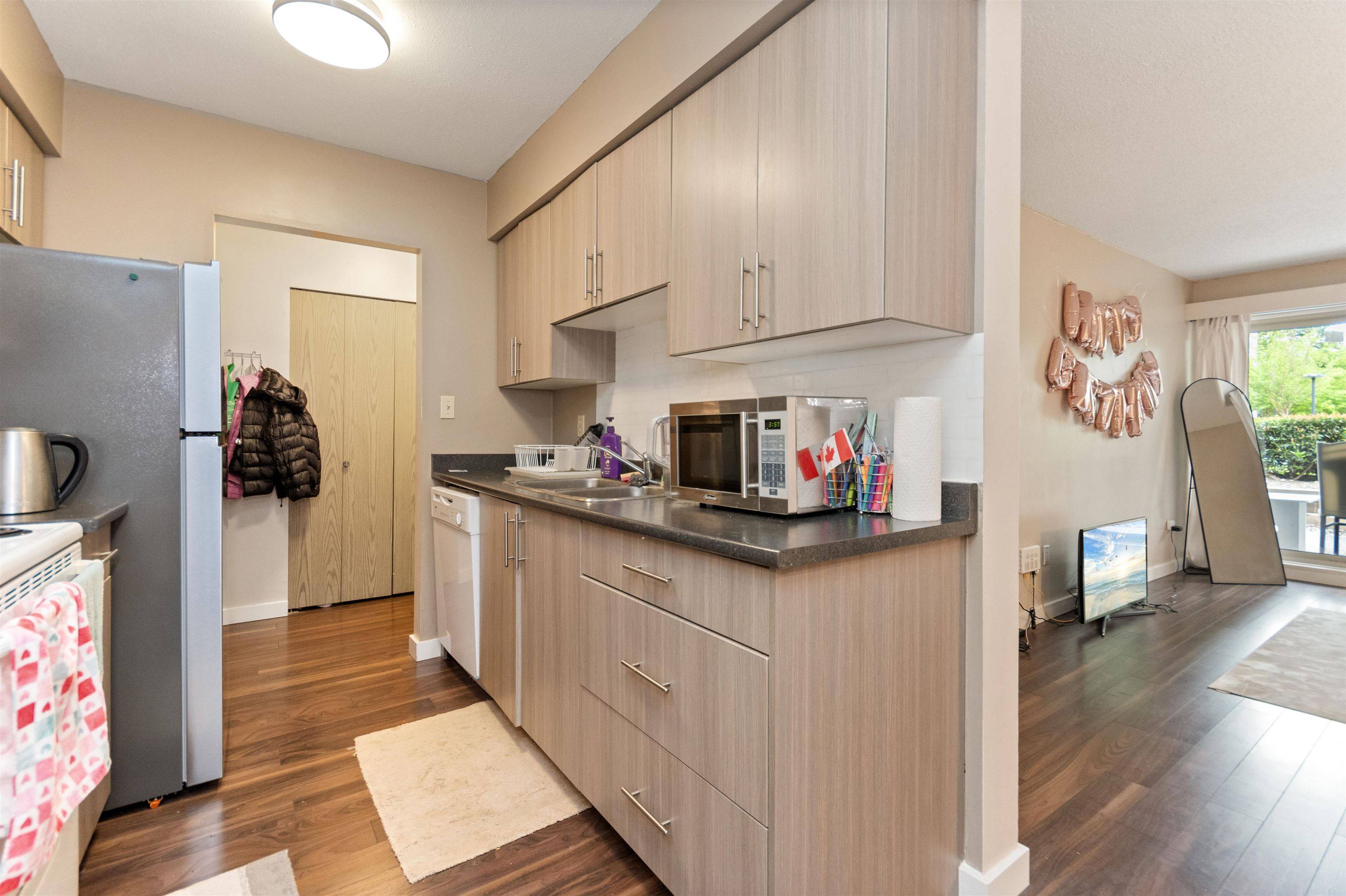 Burnaby, BC V5C 5Z3,4363 Halifax ST #119