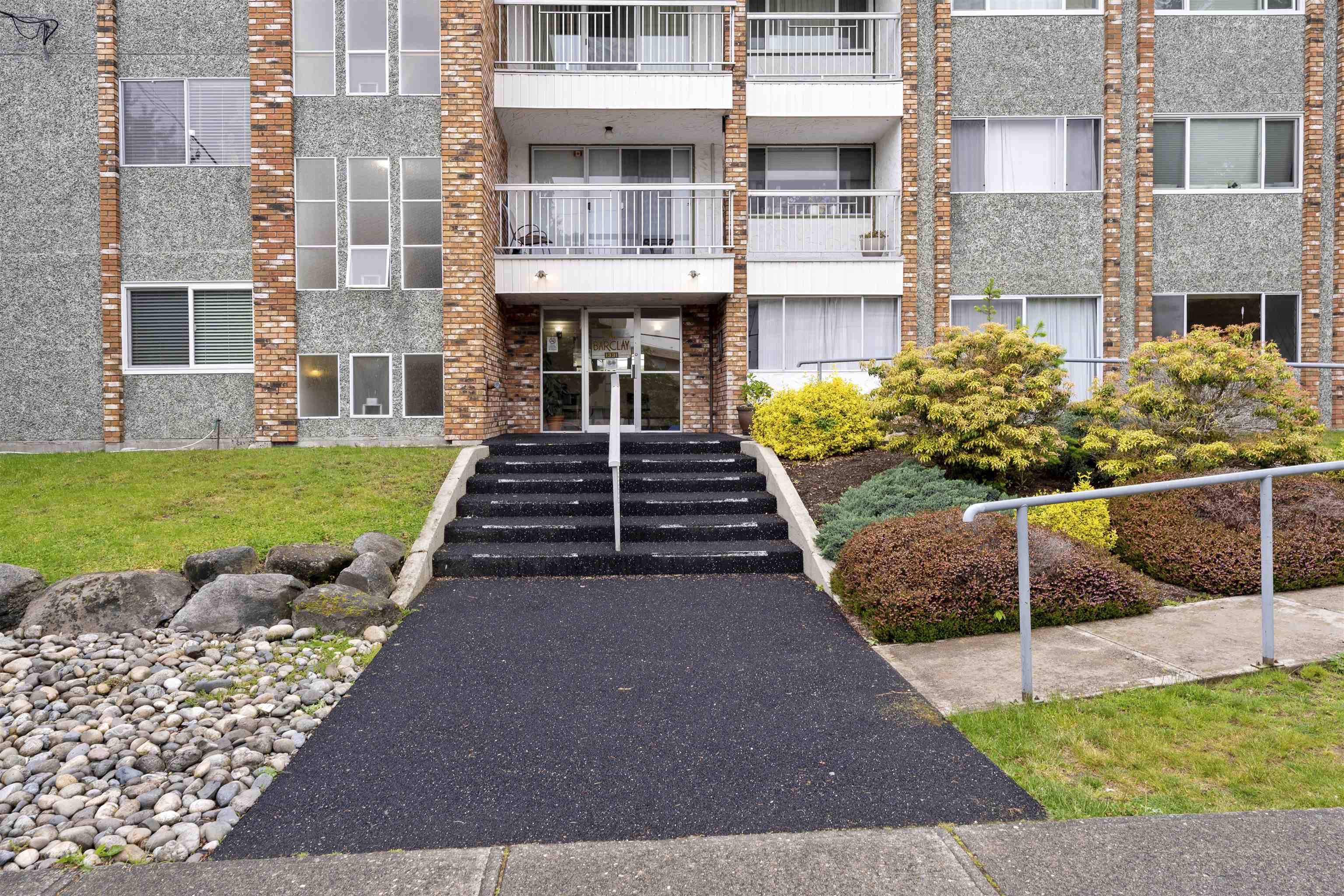 White Rock, BC V4B 4B3,1331 Fir ST #106