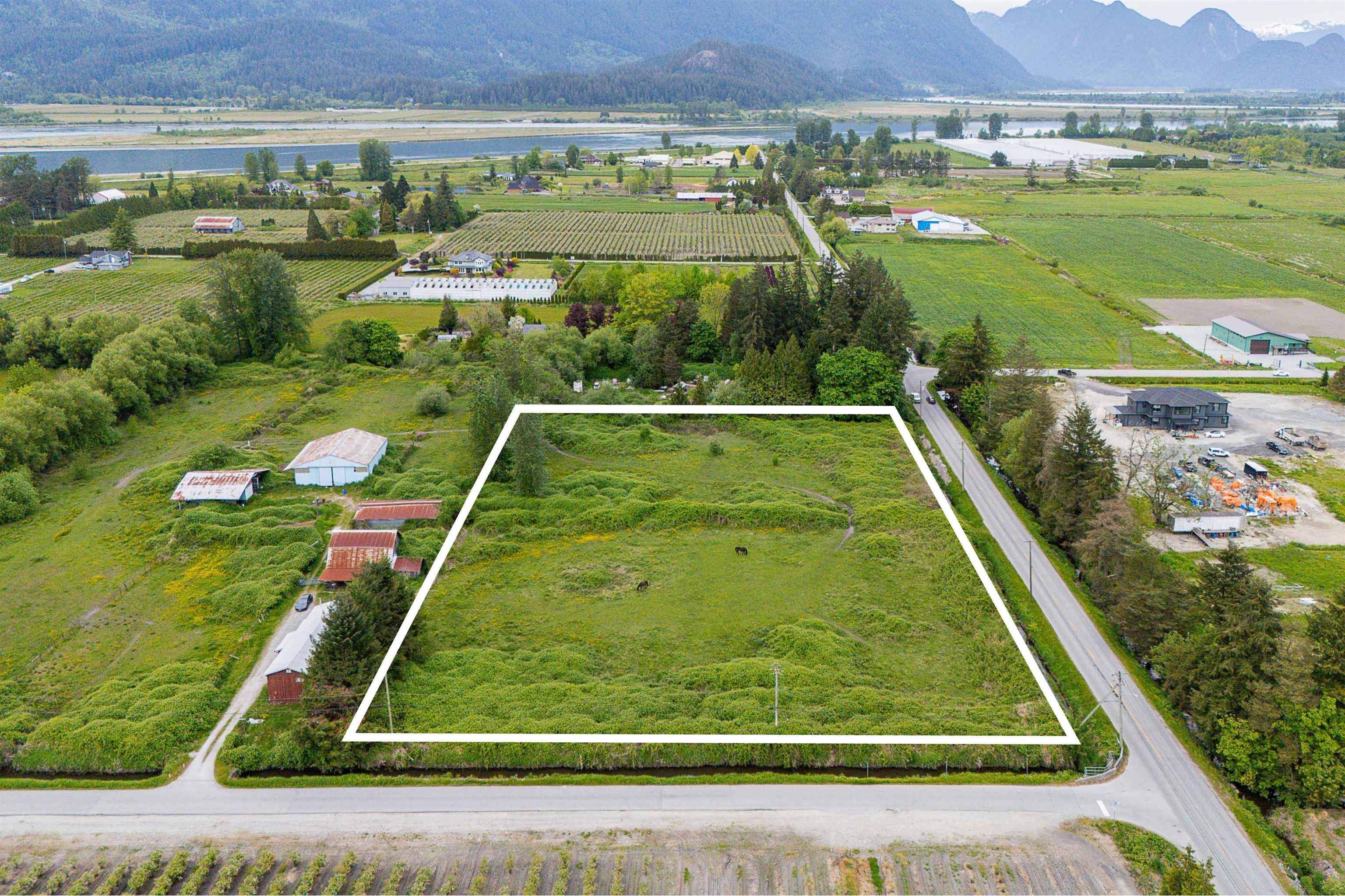 Pitt Meadows, BC V3Y 1Z1,19191 Mcquarrie RD
