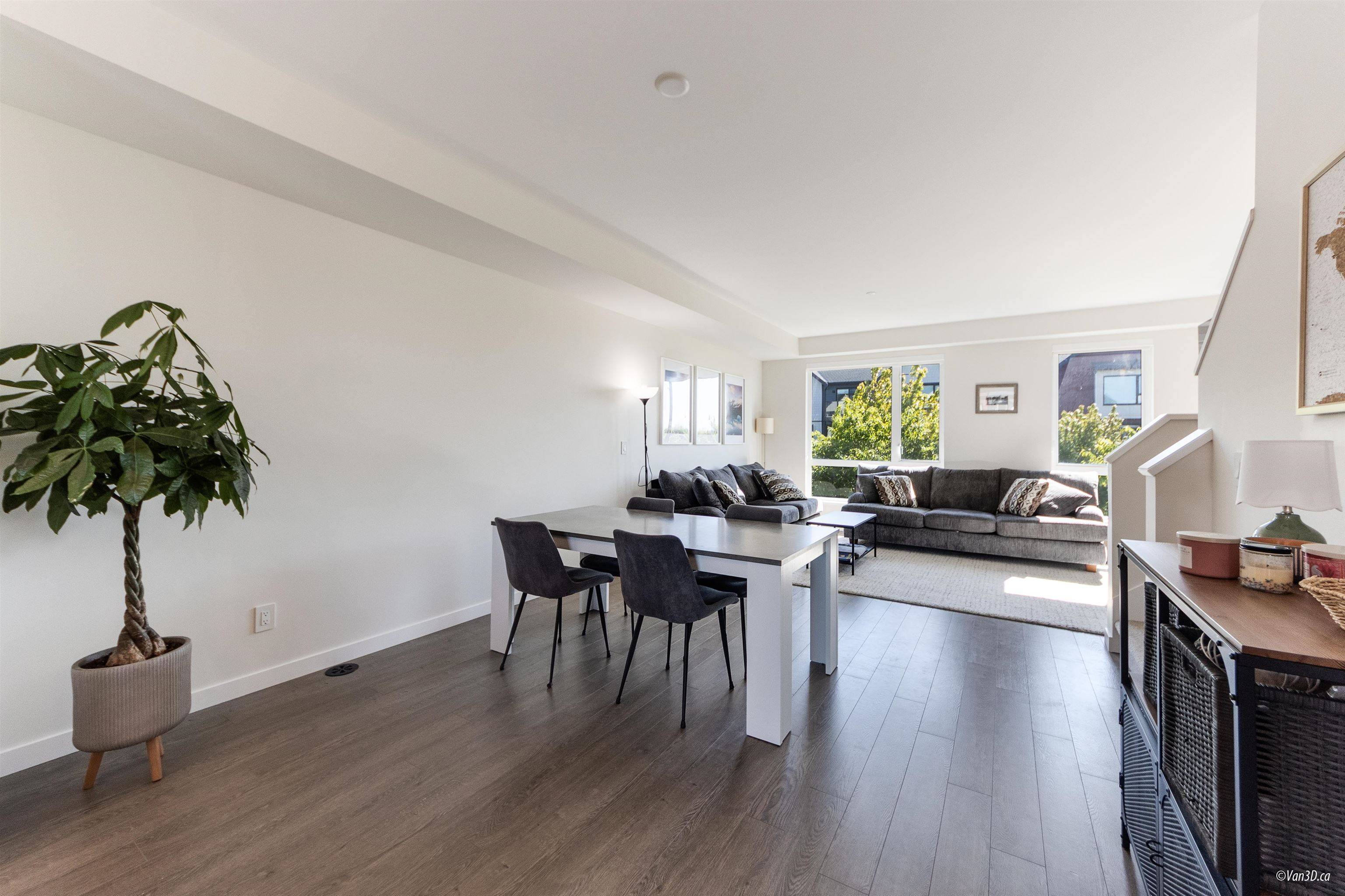 Tsawwassen, BC V4M 0E3,4738 Hemlock WAY #221