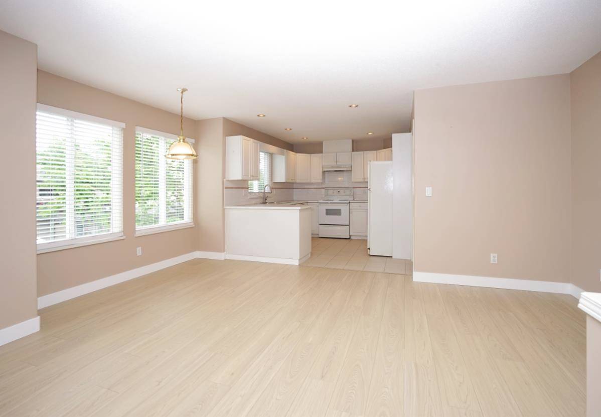 Surrey, BC V3W 0R8,13888 70 AVE #117