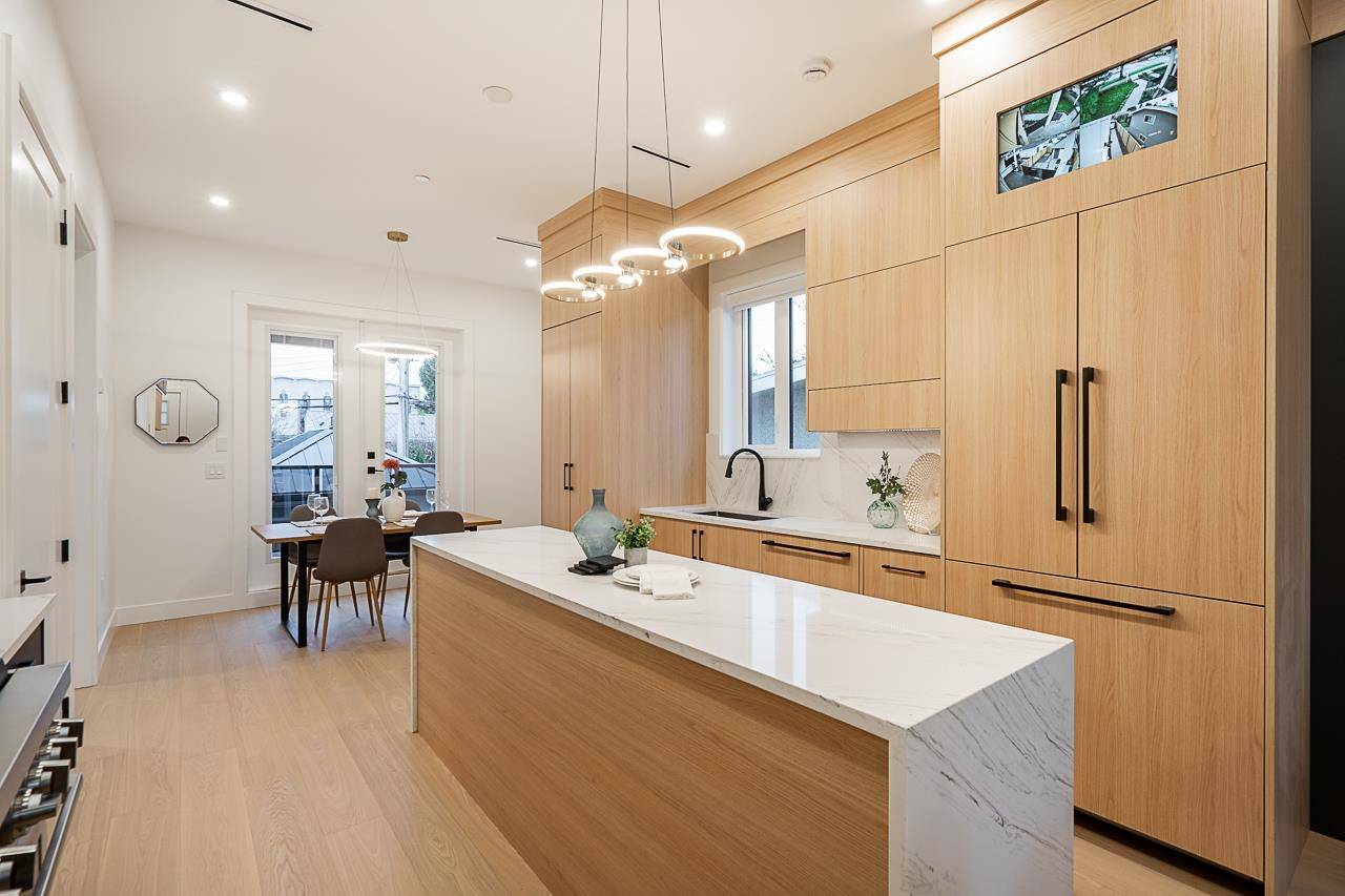 Vancouver, BC V5S 1J3,2329 E 49th AVE
