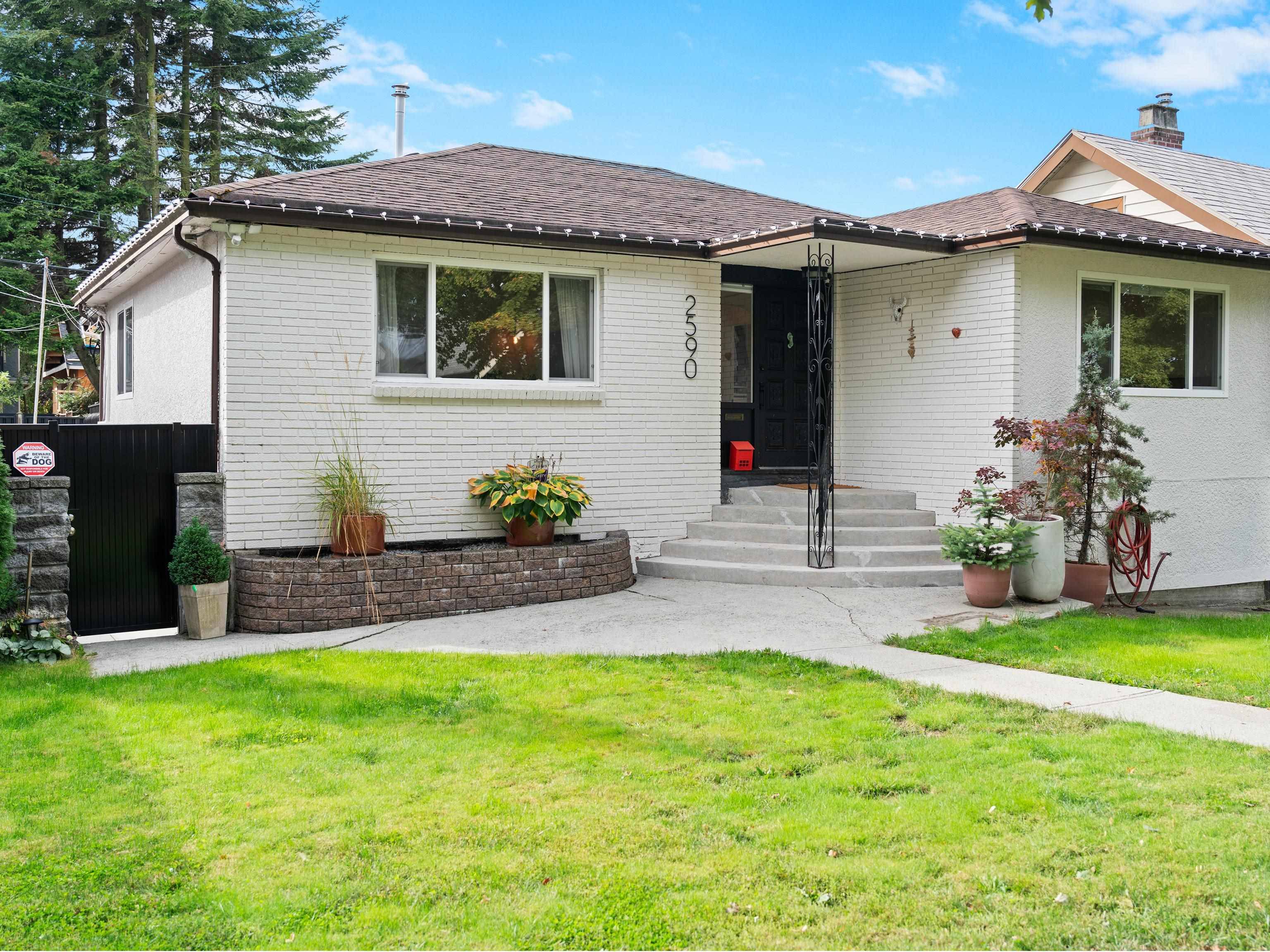 Vancouver, BC V5K 2M5,2590 Adanac ST