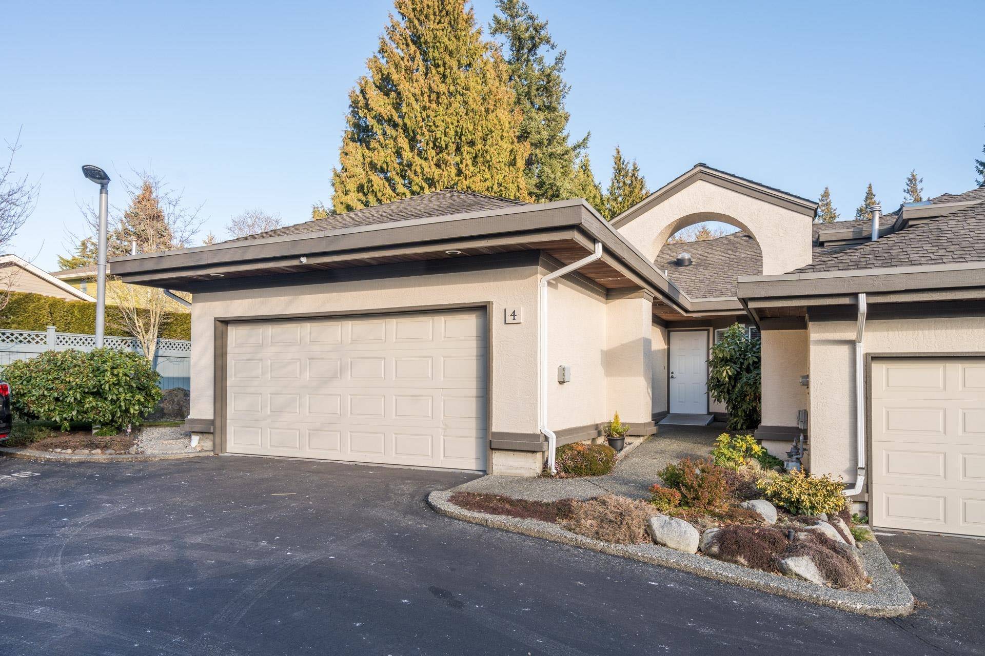 Surrey, BC V4A 8T3,12981 17 AVE #4