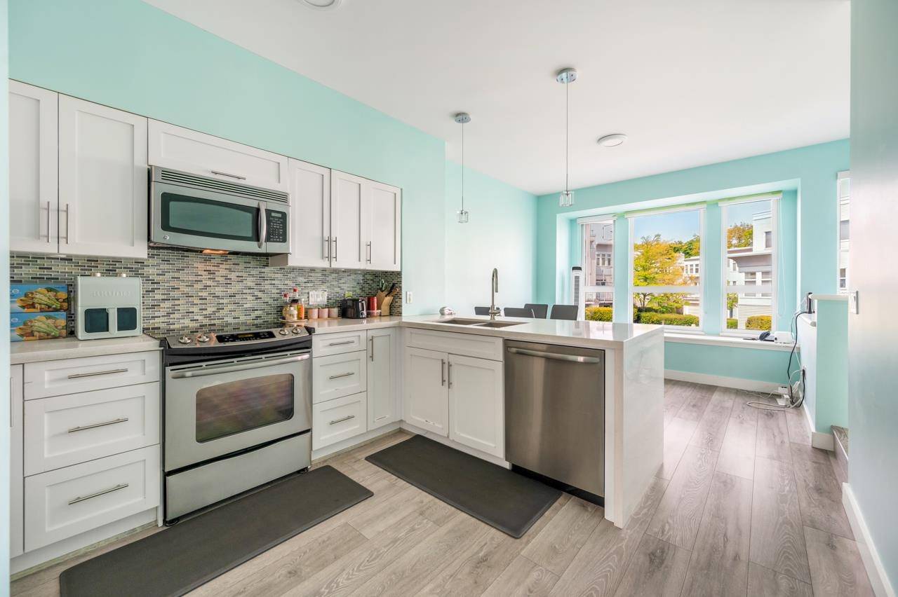 Richmond, BC V6V 2S2,12311 Mcneely DR #17