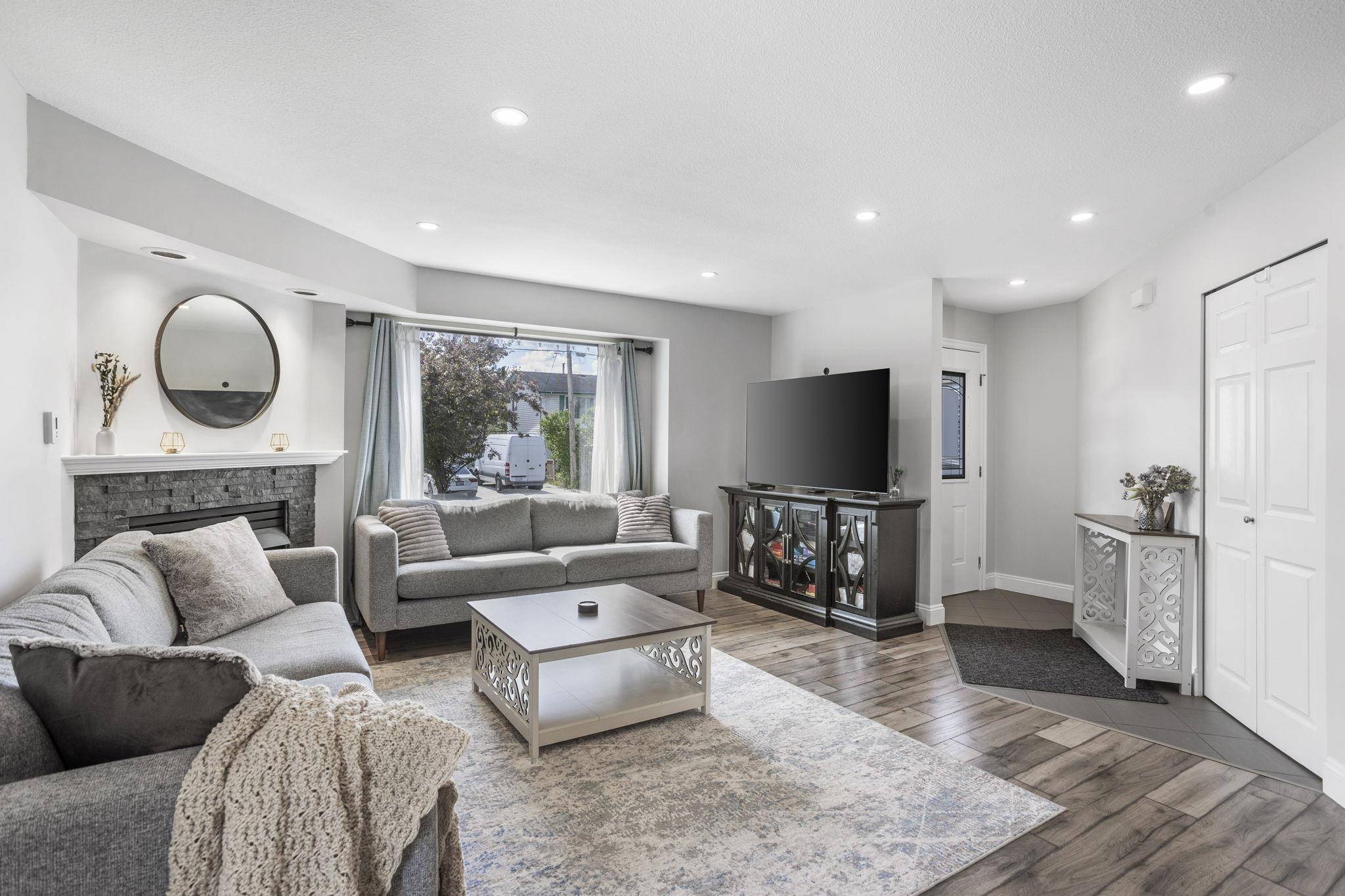 Maple Ridge, BC V2X 0M7,20147 Hampton ST