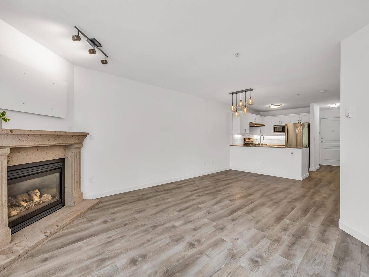 Vancouver, BC V6K 2H7,2181 W 10th AVE #304