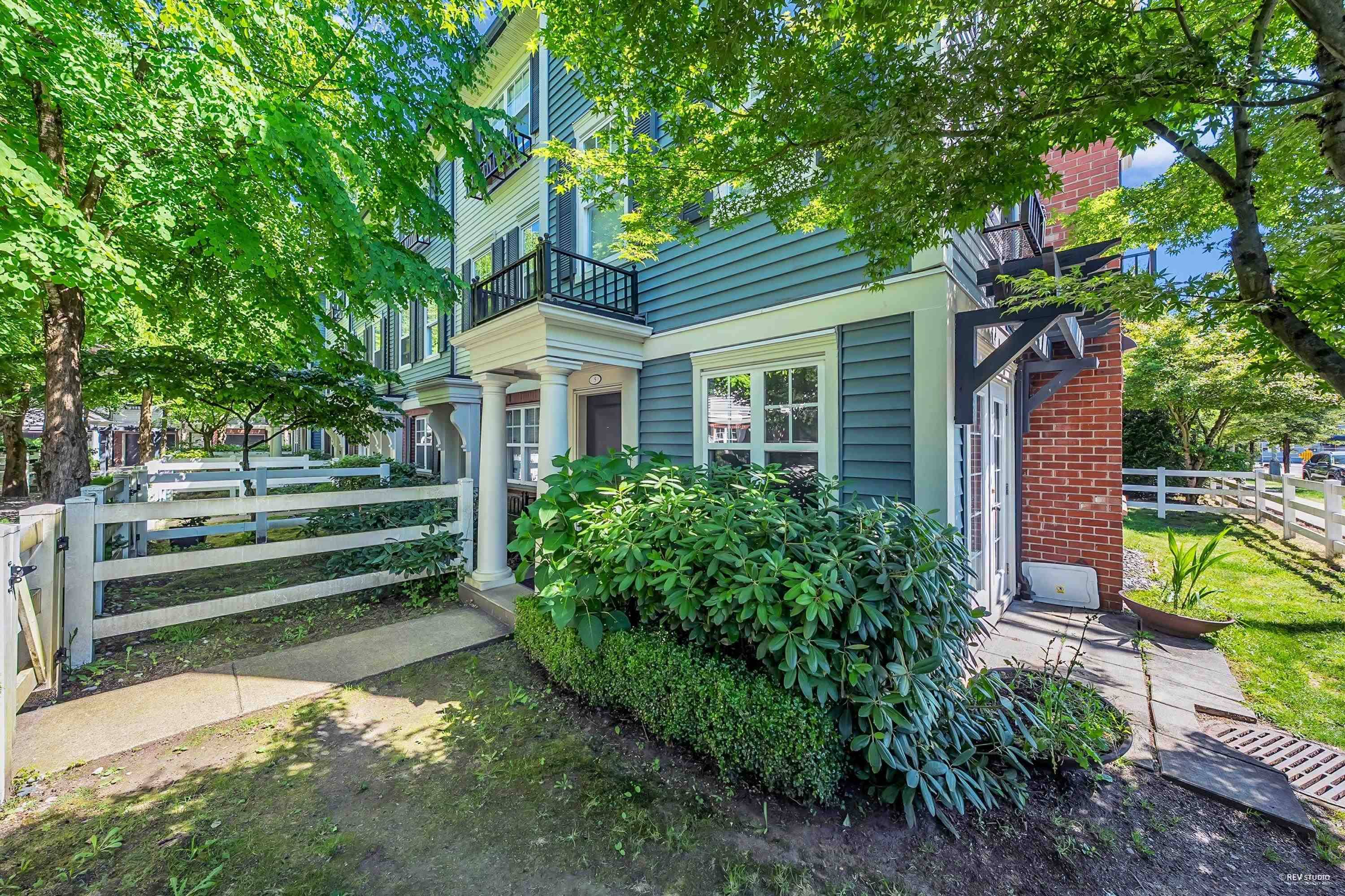 Port Coquitlam, BC V3C 0B2,2495 Davies AVE #5