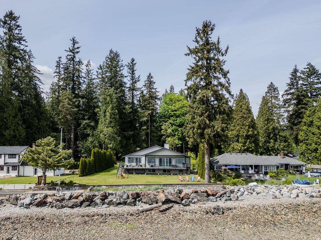 Gibsons, BC V0N 1V1,1376 Burns RD