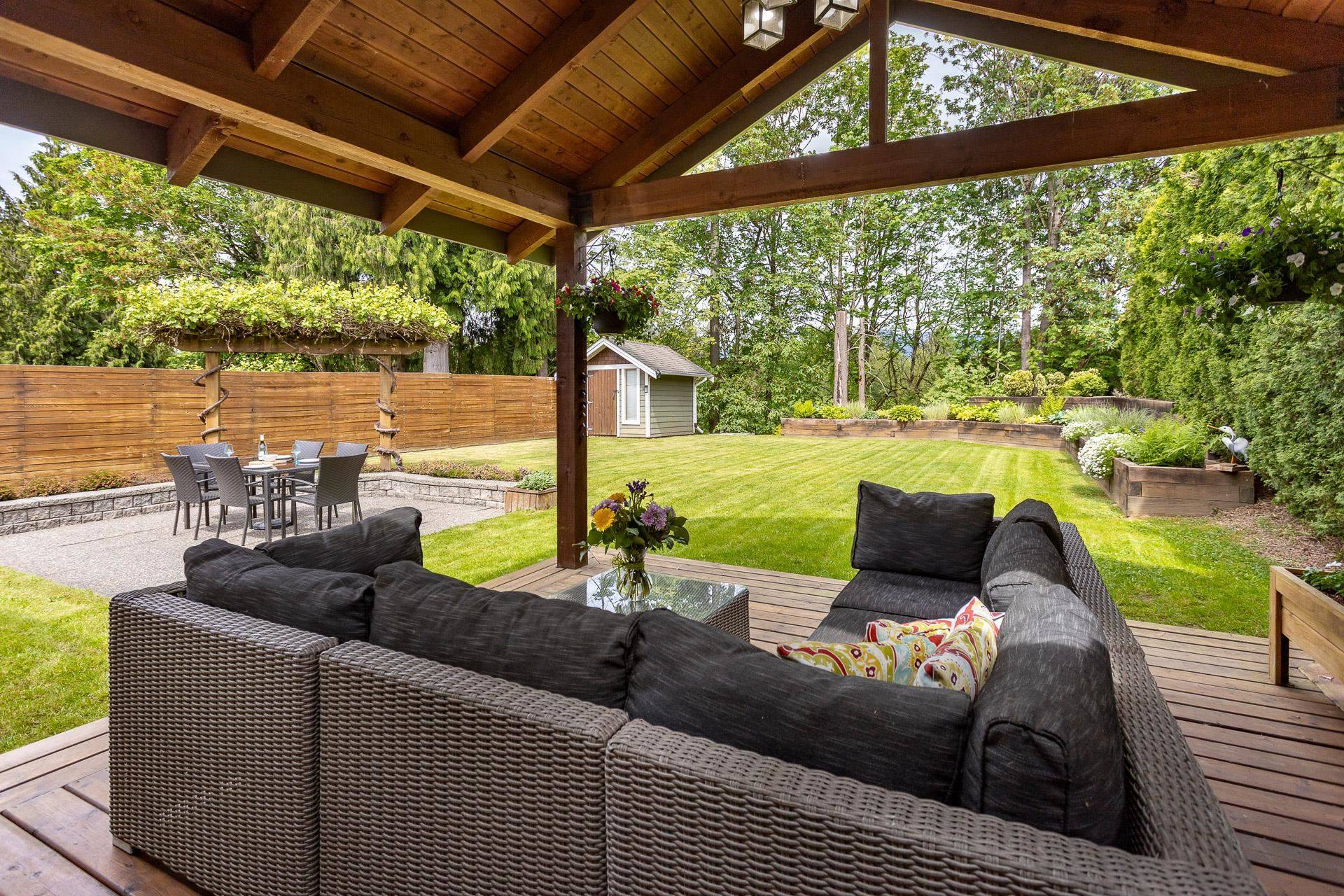Maple Ridge, BC V2W 1B3,23616 Tamarack LN