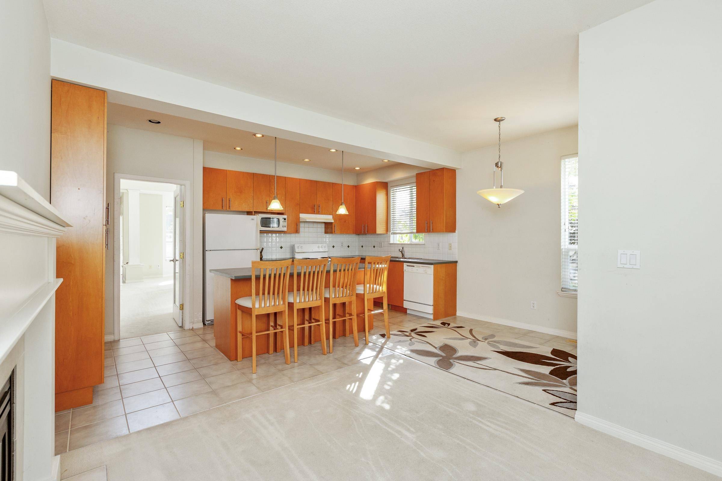 Surrey, BC V4N 0R5,8250 158 ST #5